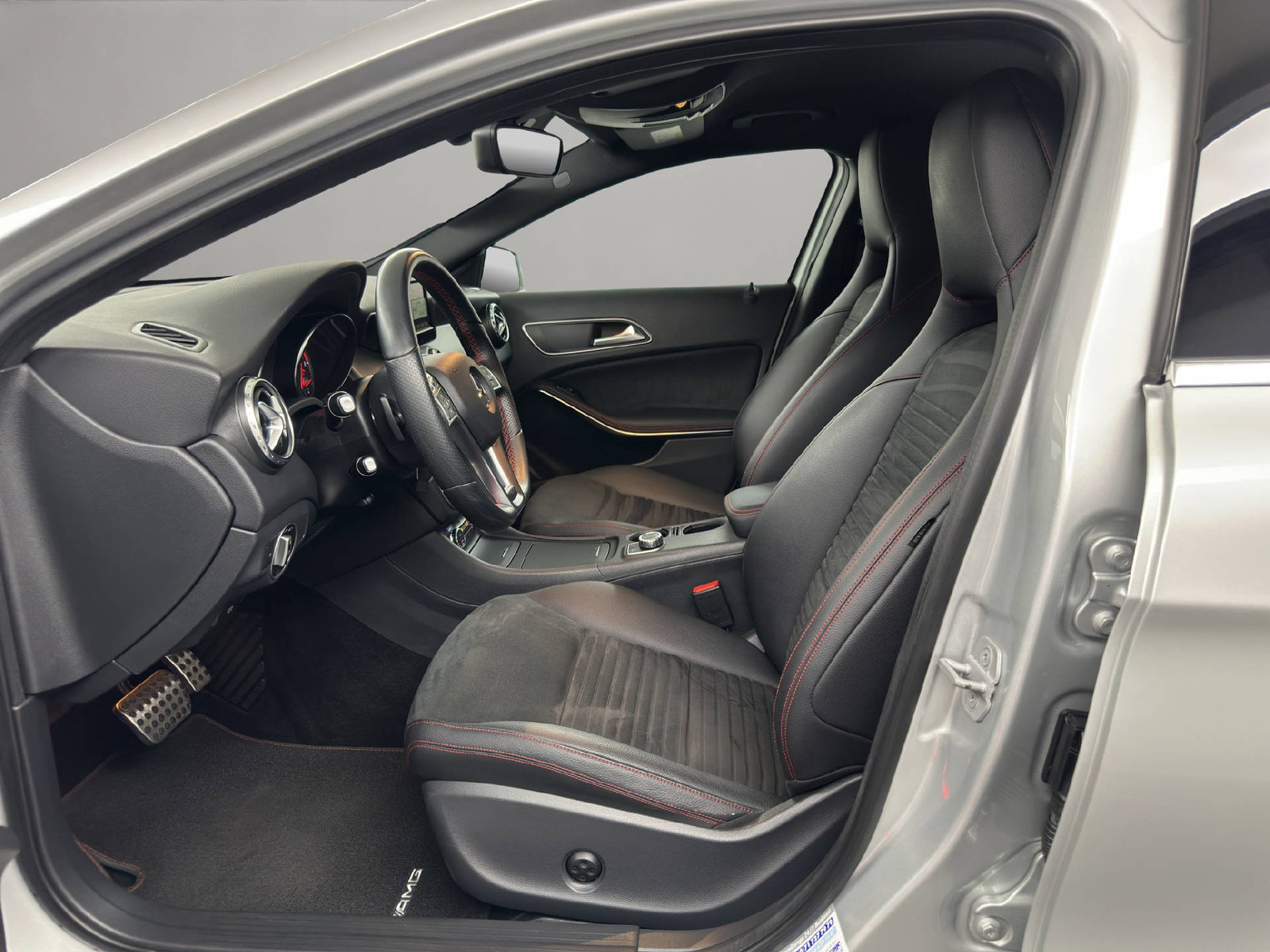 MERCEDES-BENZ GLA 250 AMG Line 4m, Benzin, Occasion / Gebraucht, Automatik - 6
