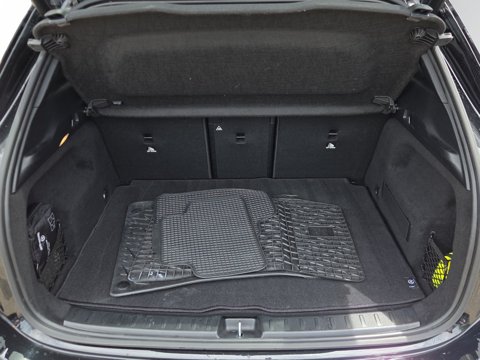 MERCEDES-BENZ GLA 250 4Matic 8G-DCT Swiss Star, Mild-Hybrid Benzin/Elektro, Occasion / Gebraucht, Automatik - 7