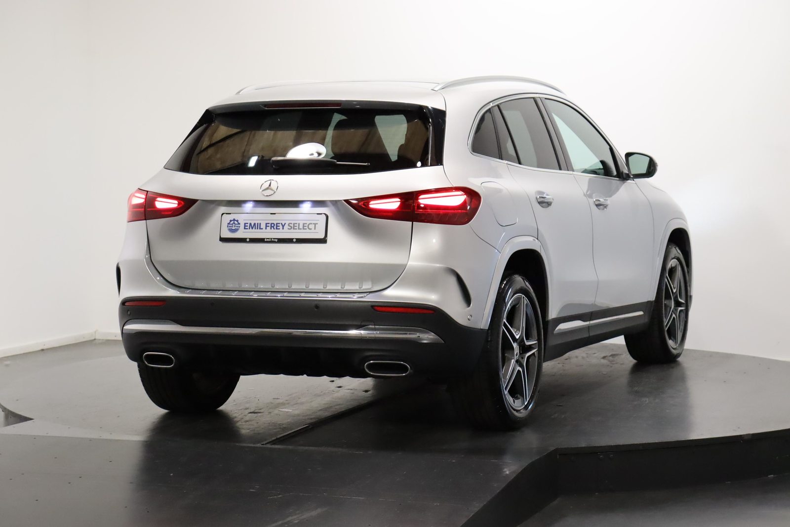 MERCEDES-BENZ GLA 250 e Progressive, Plug-in-Hybrid Petrol/Electric, Second hand / Used, Automatic - 5