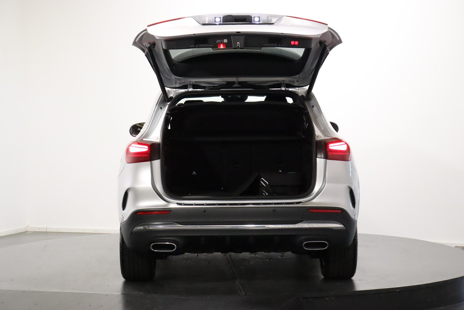 MERCEDES-BENZ GLA 250 e Progressive, Plug-in-Hybrid Petrol/Electric, Second hand / Used, Automatic - 6