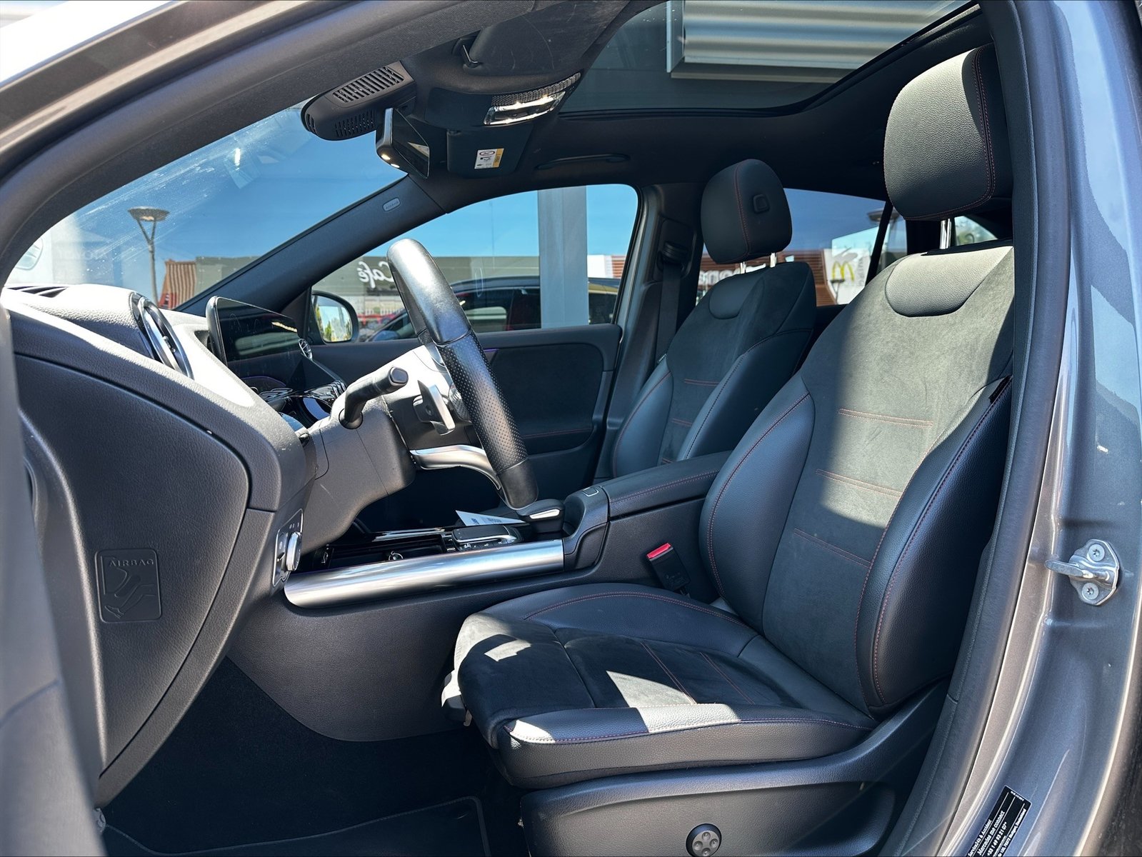 MERCEDES-BENZ GLA 250e AMG Line 8G-DCT, Plug-in-Hybrid Benzin/Elektro, Occasion / Gebraucht, Automatik - 4