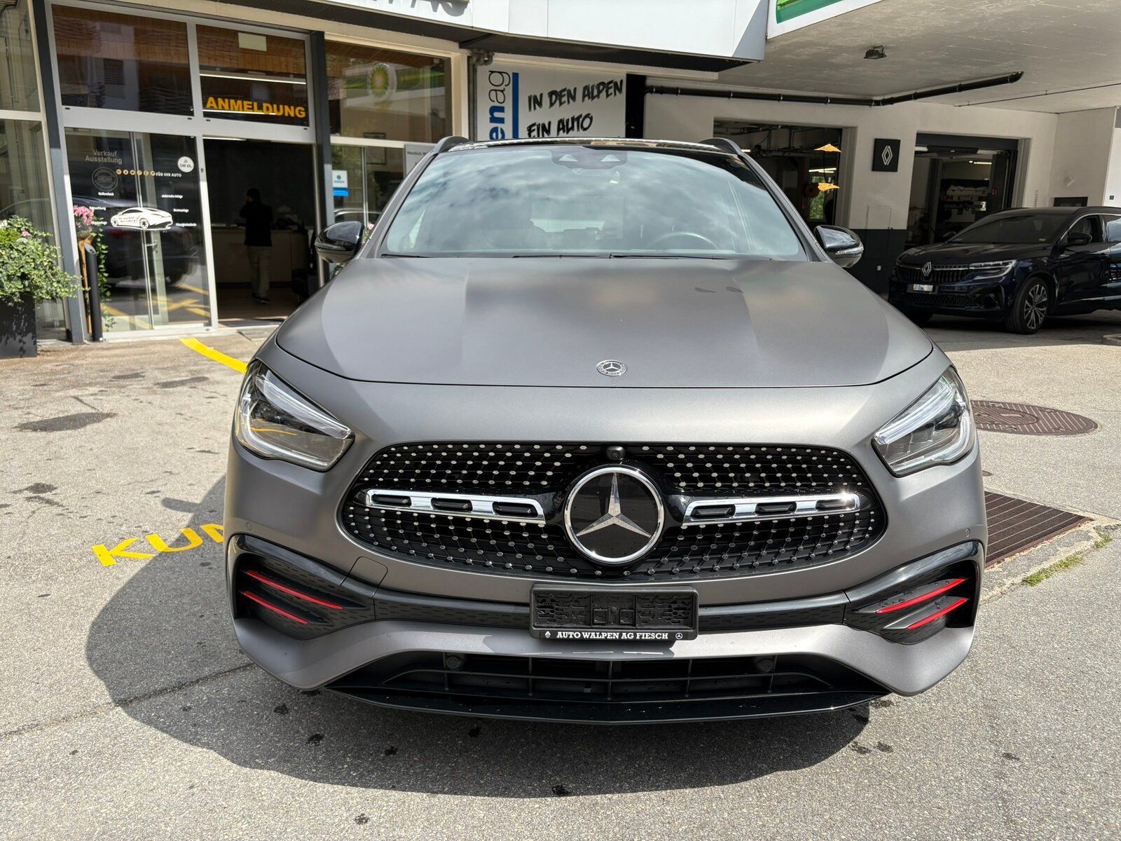 MERCEDES-BENZ GLA 250 Edition 1. 4Matic, Benzin, Occasion / Gebraucht, Automatik - 2