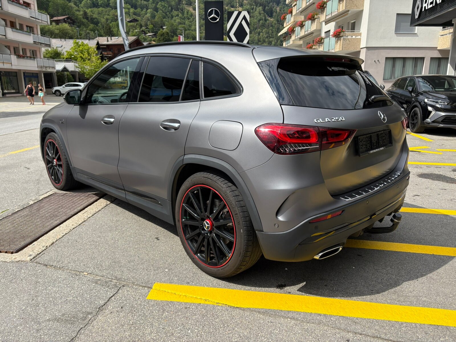MERCEDES-BENZ GLA 250 Edition 1. 4Matic, Benzin, Occasion / Gebraucht, Automatik - 7