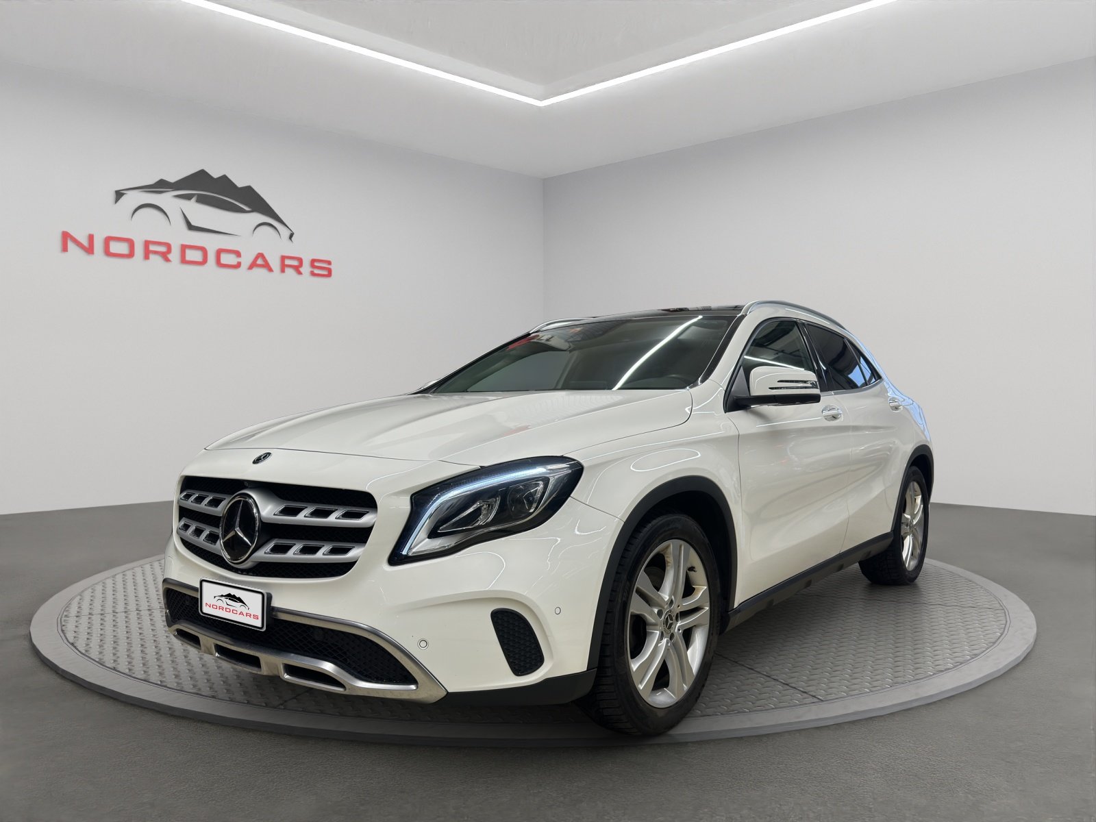 MERCEDES-BENZ GLA 250 4Matic 7G-DCT