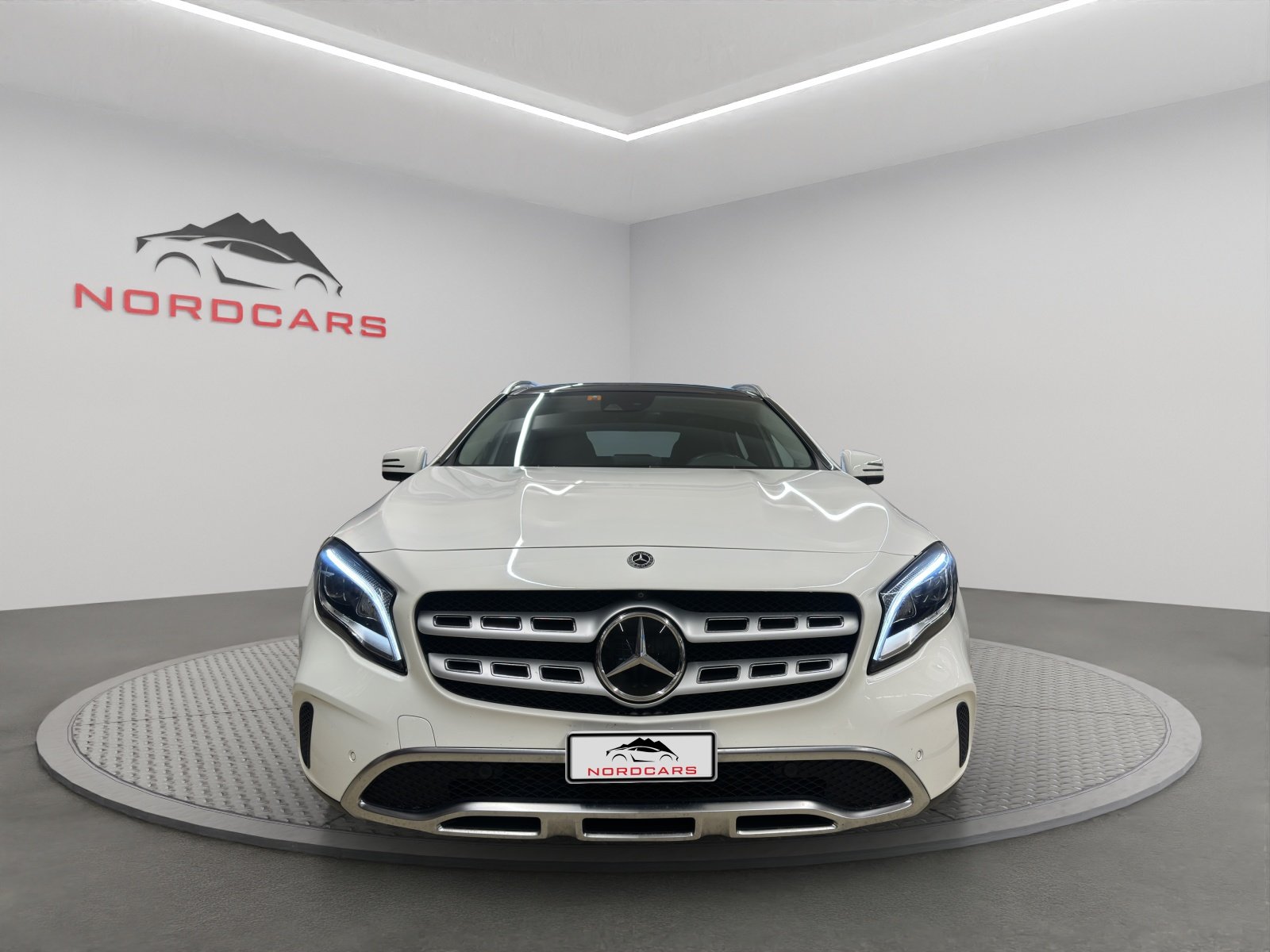 MERCEDES-BENZ GLA 250 4Matic 7G-DCT, Benzin, Occasion / Gebraucht, Automatik - 6