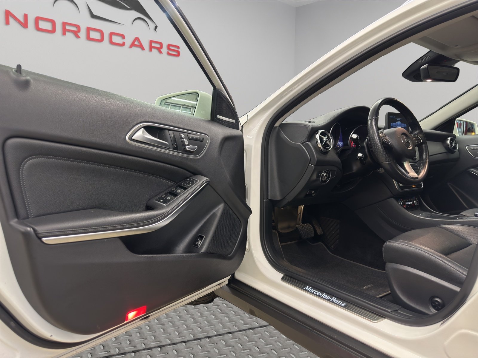 MERCEDES-BENZ GLA 250 4Matic 7G-DCT, Benzin, Occasion / Gebraucht, Automatik - 7