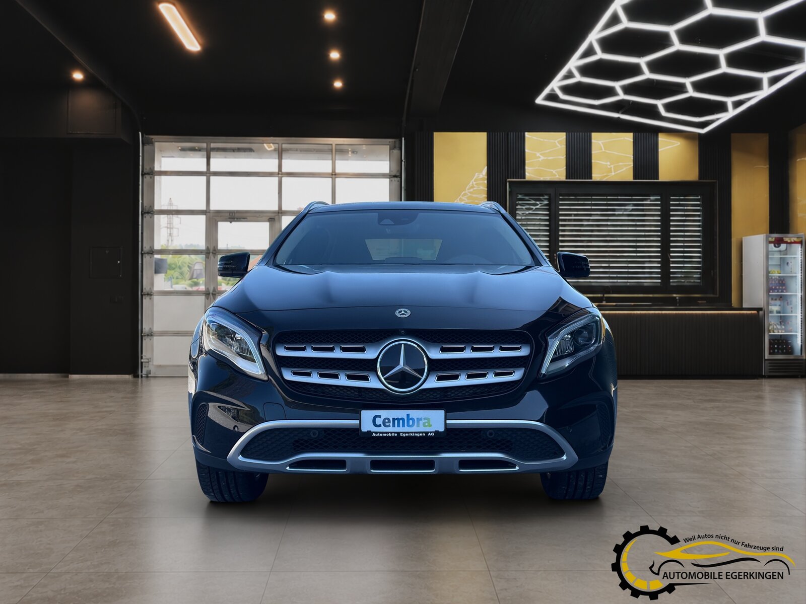 MERCEDES-BENZ GLA 250 Urban 4m, Petrol, Second hand / Used, Automatic - 2