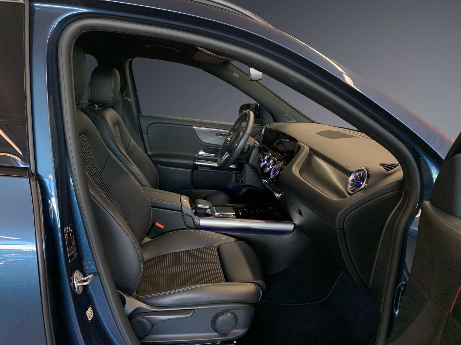 MERCEDES-BENZ GLA 250e Progressive 8G-D, Hybride Rechargeable Essence/Électricité, Occasion / Utilisé, Automatique - 7