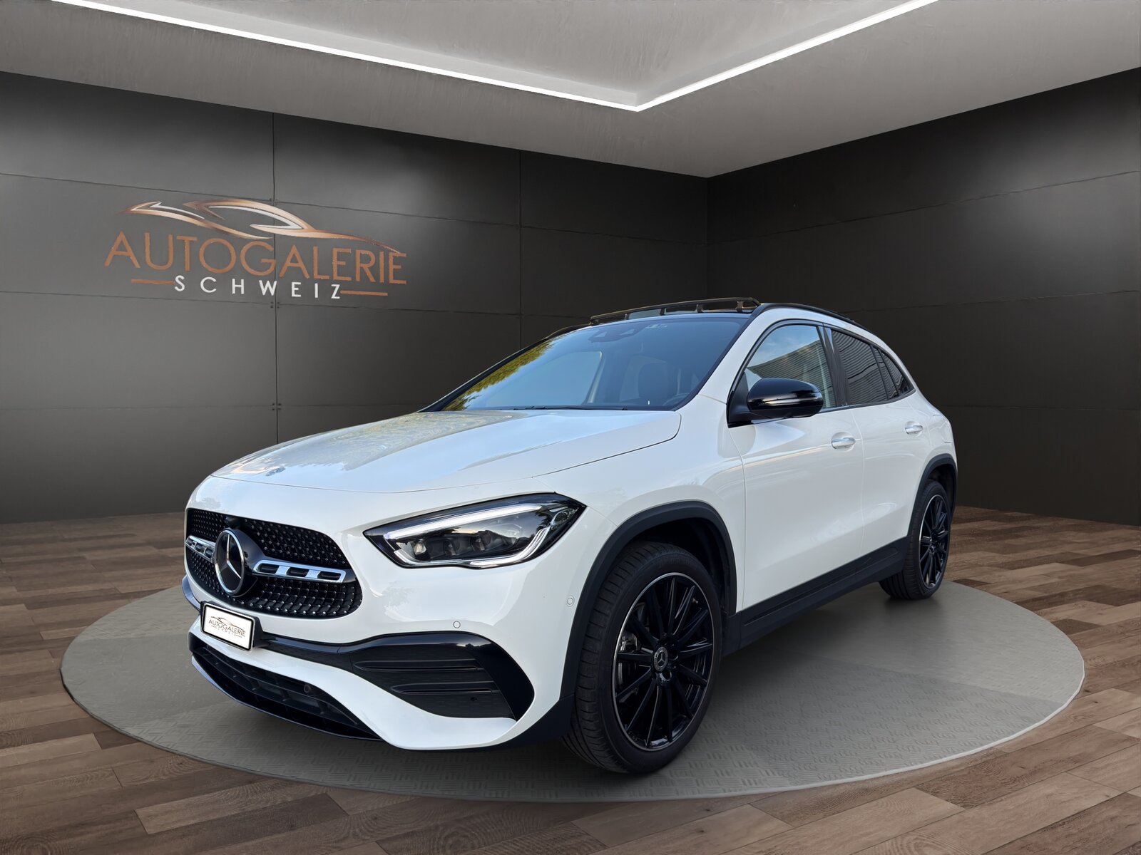 MERCEDES-BENZ GLA 250e AMG Line 8G-DCT  CH  MSI+ Garantie 01