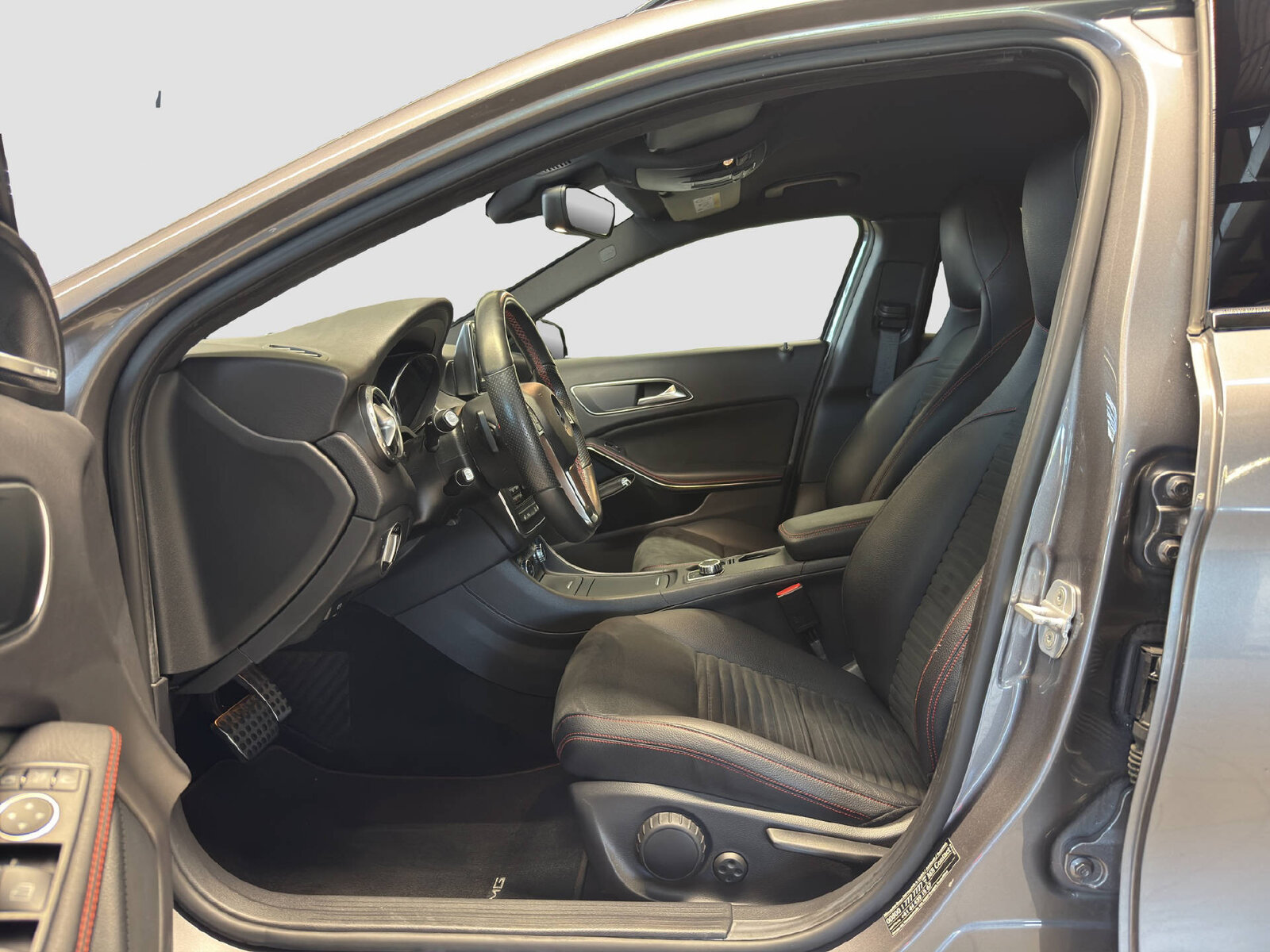 MERCEDES-BENZ GLA 250 AMG Line 4MATIC, Petrol, Second hand / Used, Automatic - 7