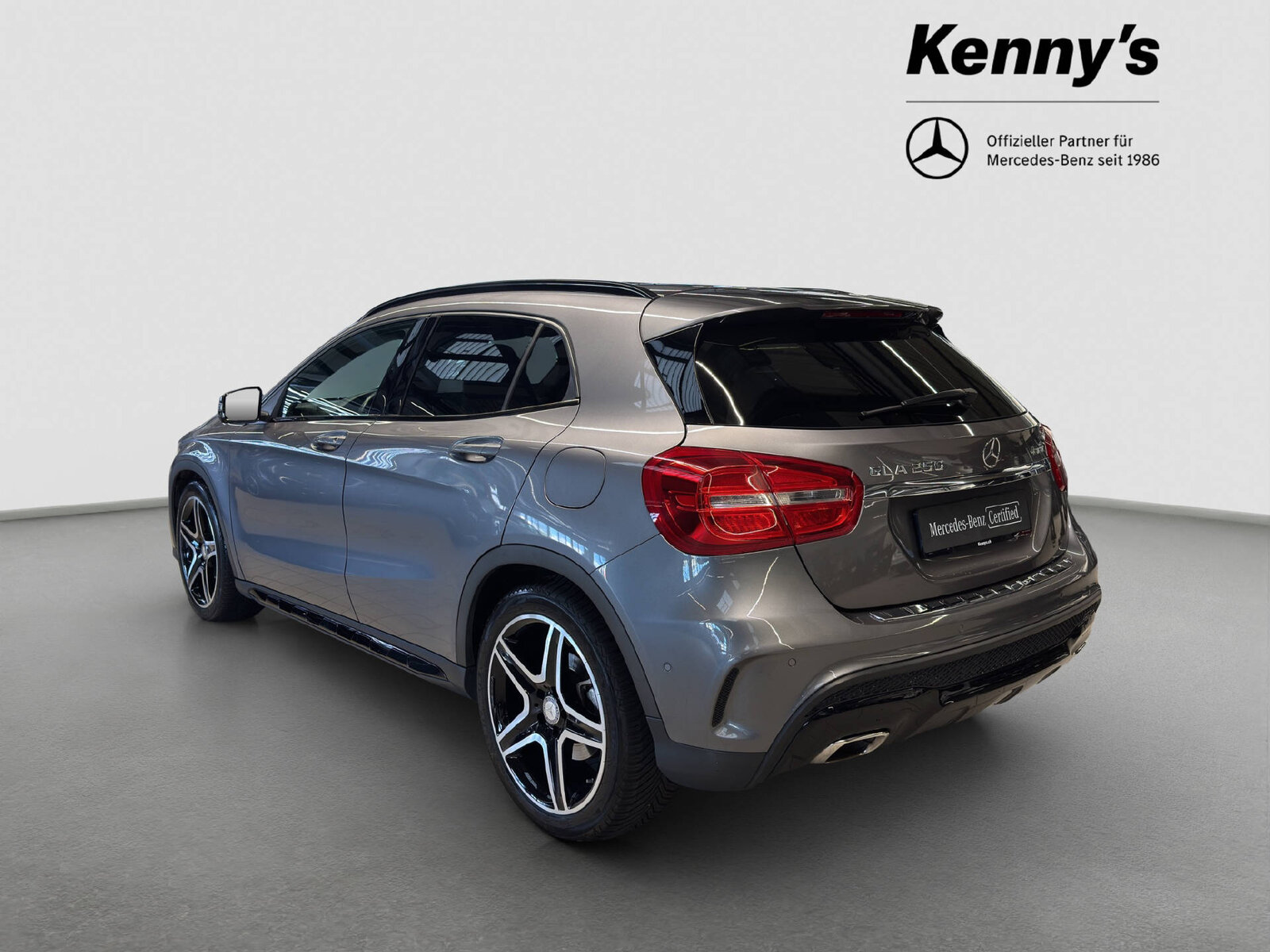 MERCEDES-BENZ GLA 250 AMG Line 4MATIC, Petrol, Second hand / Used, Automatic - 4