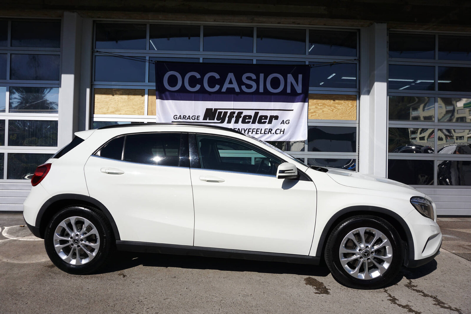 MERCEDES-BENZ GLA 250 Style 4m, Essence, Occasion / Utilisé, Automatique - 4