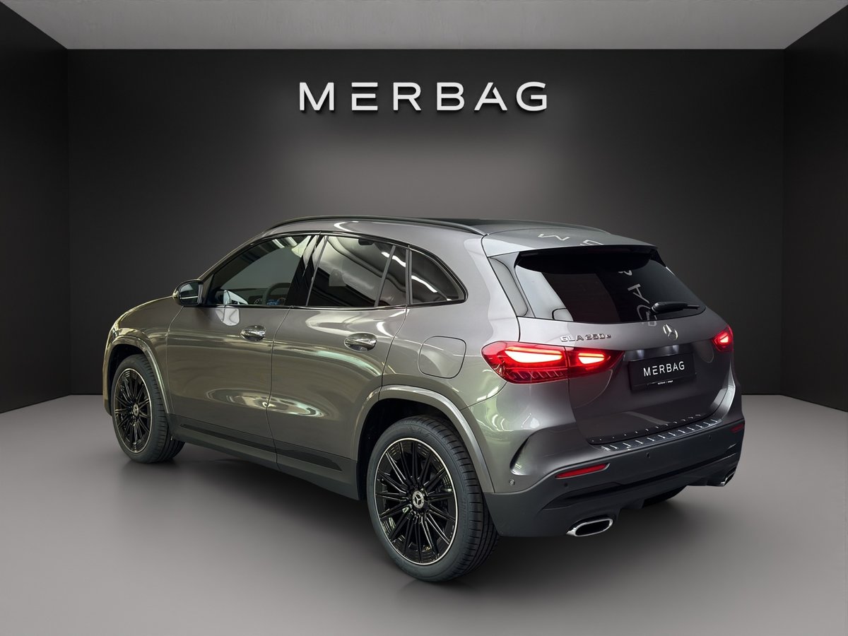 MERCEDES-BENZ GLA 250 e 8G-DCT, Plug-in-Hybrid Benzina/Elettrica, Auto dimostrativa, Automatico - 3