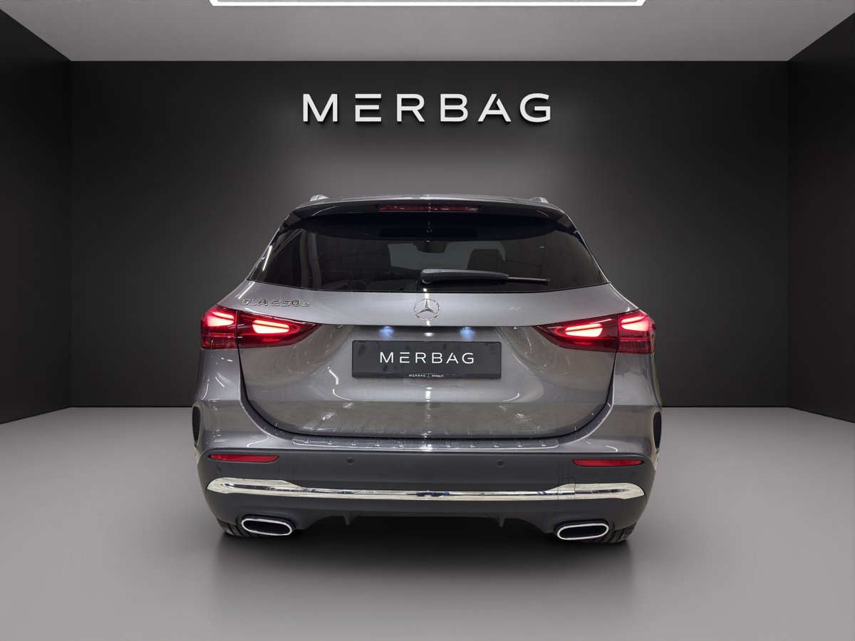 MERCEDES-BENZ GLA 250 e EQ Star 8G-DCT, Plug-in-Hybrid Petrol/Electric, Ex-demonstrator, Automatic - 4