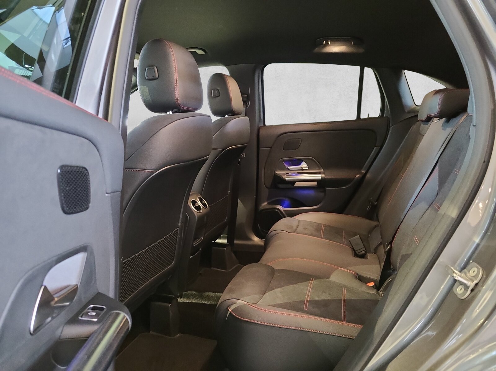 MERCEDES-BENZ GLA 250 e AMG EQ Star, Hybride Rechargeable Essence/Électricité, Voiture de démonstration, Automatique - 3