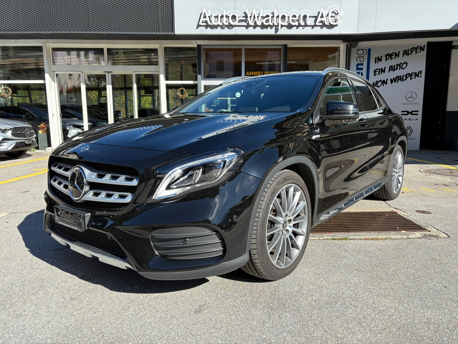 MERCEDES-BENZ GLA 250 AMG Line 4Matic