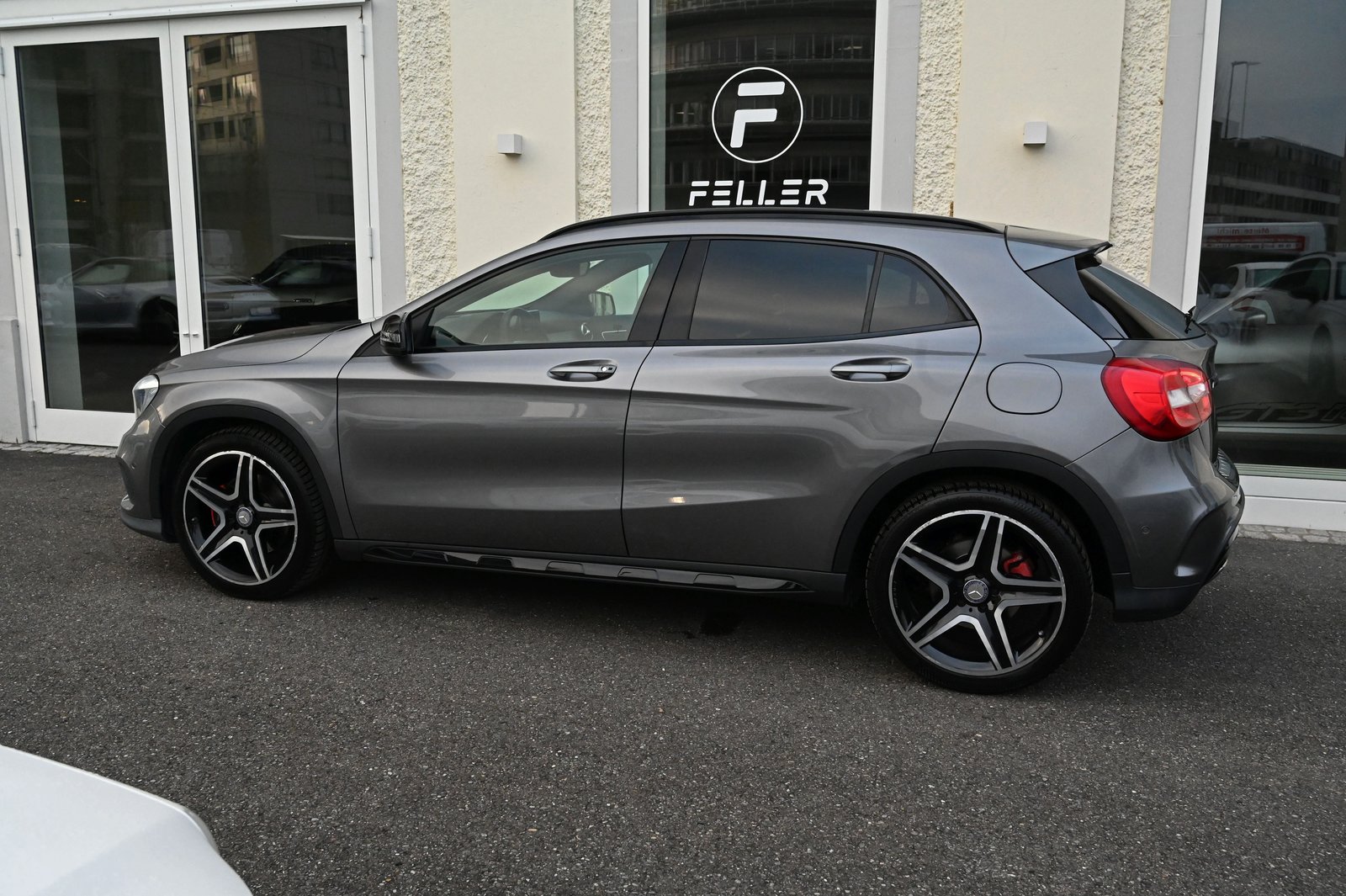 MERCEDES-BENZ GLA 250 AMG Line 7G-DCT, Benzin, Occasion / Gebraucht, Automat - 4