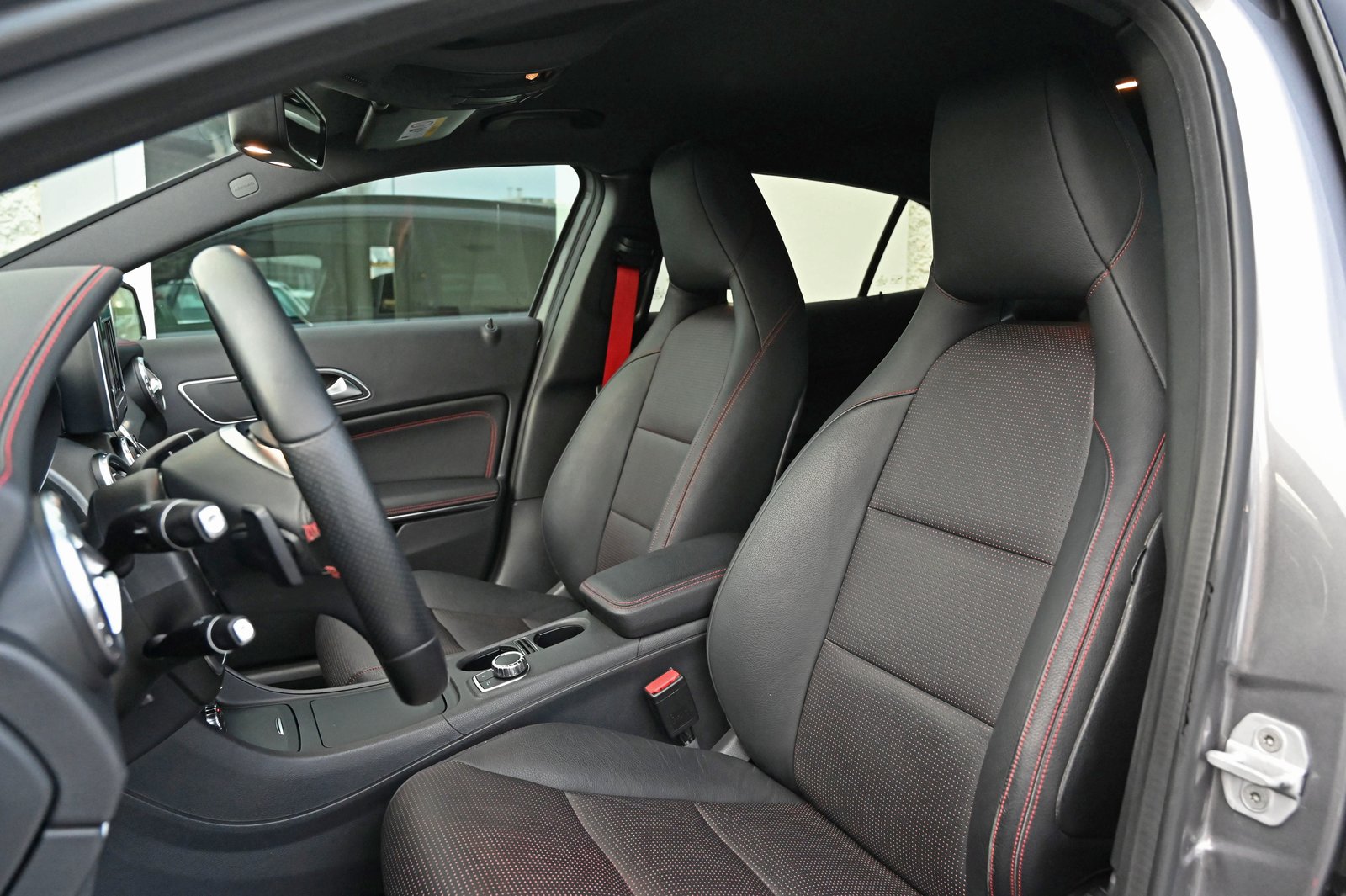 MERCEDES-BENZ GLA 250 AMG Line 7G-DCT, Benzin, Occasion / Gebraucht, Automat - 6