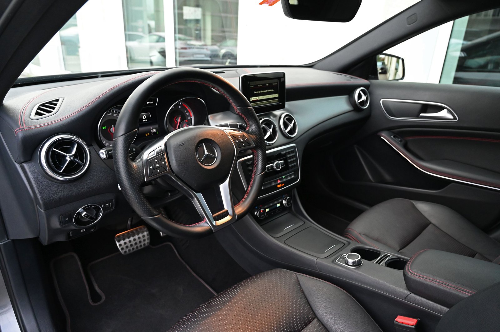 MERCEDES-BENZ GLA 250 AMG Line 7G-DCT, Benzin, Occasion / Gebraucht, Automat - 7