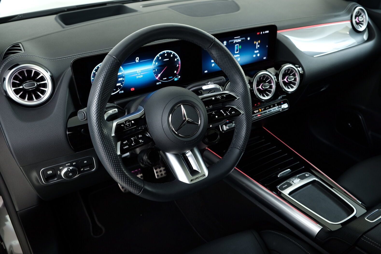 MERCEDES-BENZ GLA-Klasse H247 GLA 35 AMG 4ma, Benzin, Occasion / Gebraucht, Automatik - 6