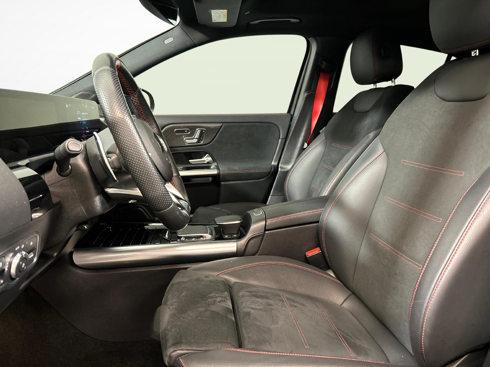 MERCEDES-BENZ GLA 35 AMG 4matic, Essence, Occasion / Utilisé, Automatique - 3