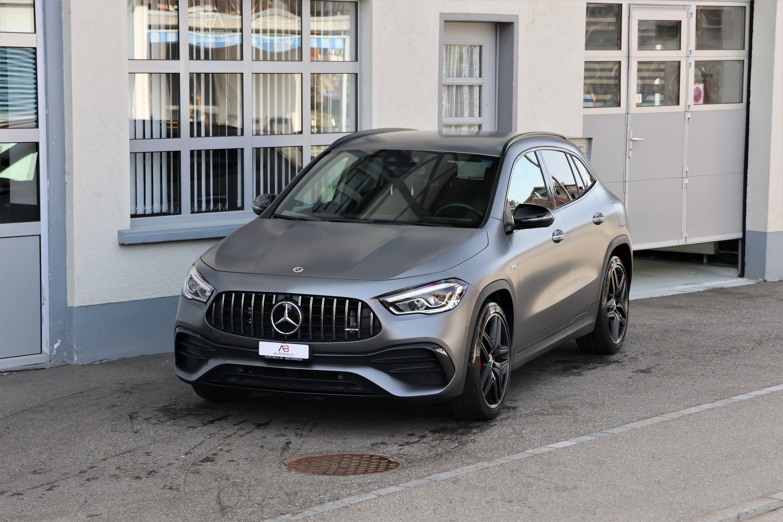 MERCEDES-BENZ GLA 35 AMG 4Matic 8G-Speedshift DCT (CH) Greym