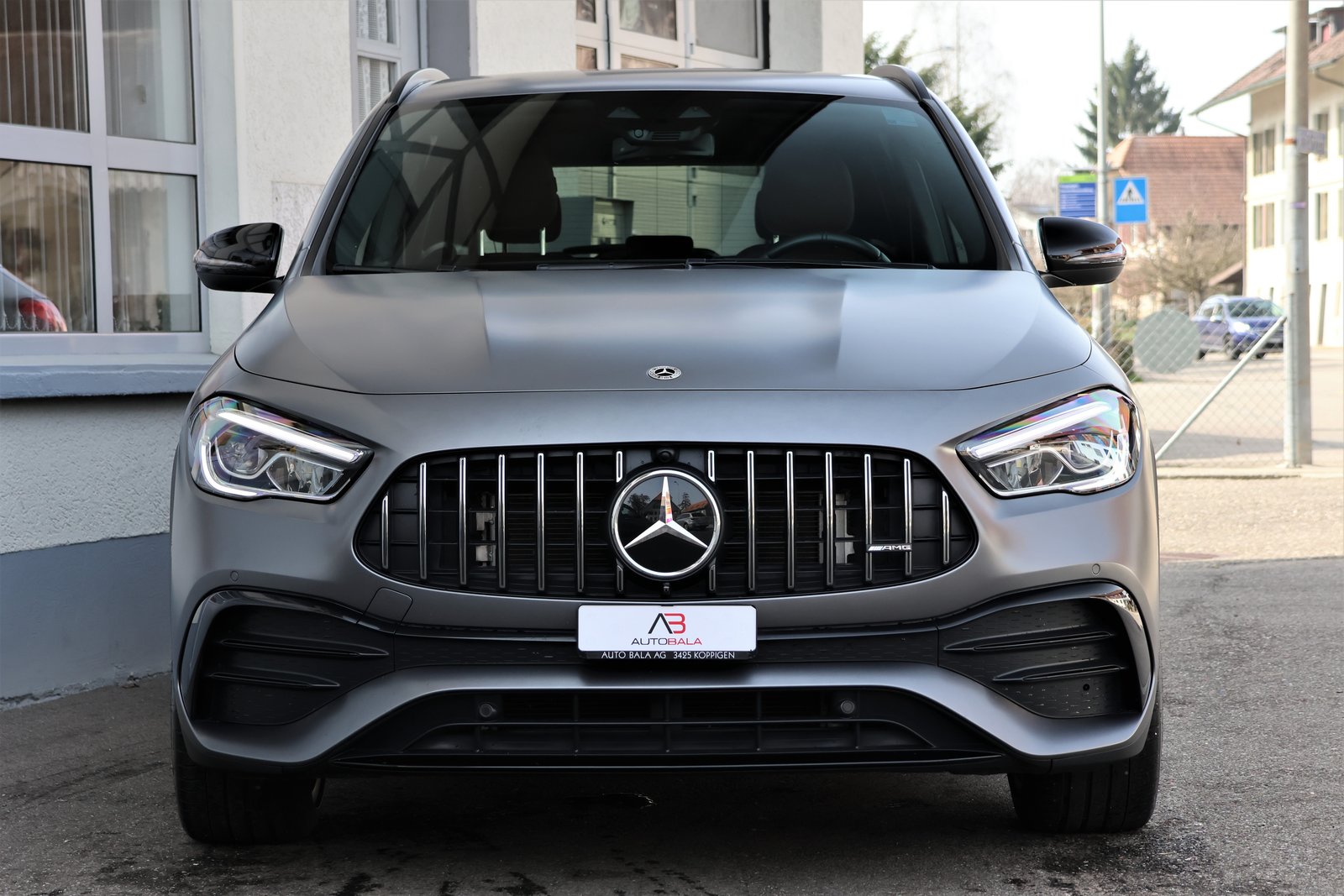 MERCEDES-BENZ GLA 35 AMG 4Matic 8G-Speedshift DCT (CH) Greym, Benzin, Occasion / Gebraucht, Automatik - 2