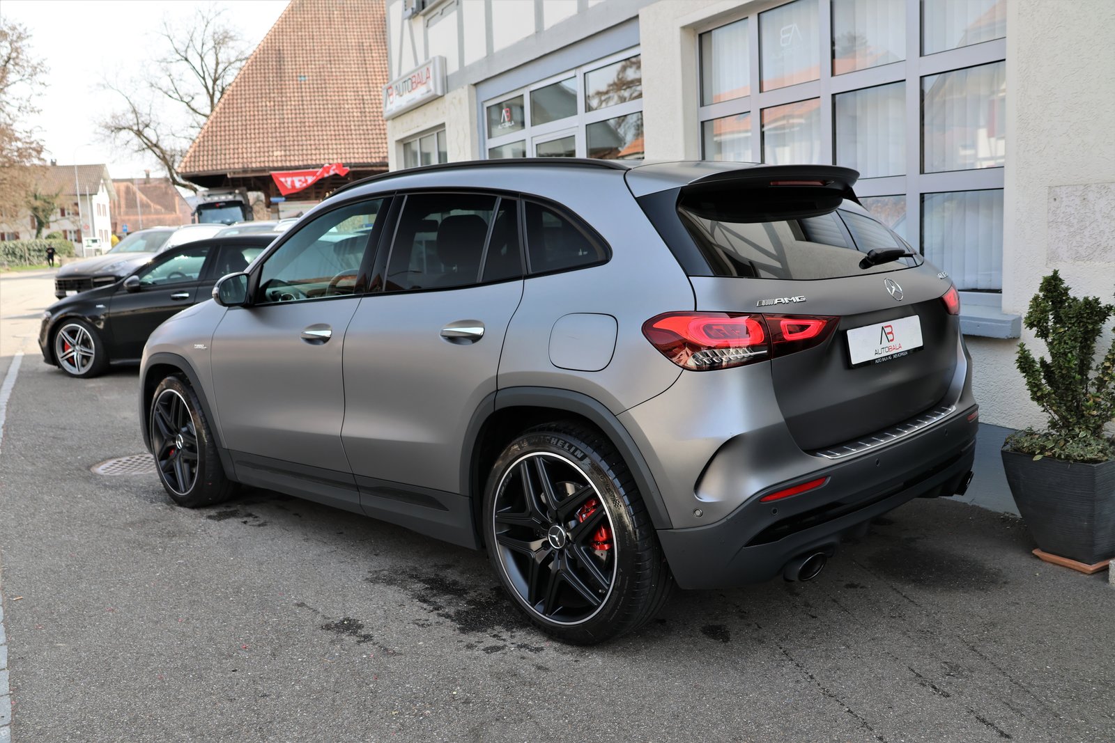 MERCEDES-BENZ GLA 35 AMG 4Matic 8G-Speedshift DCT (CH) Greym, Benzin, Occasion / Gebraucht, Automatik - 7
