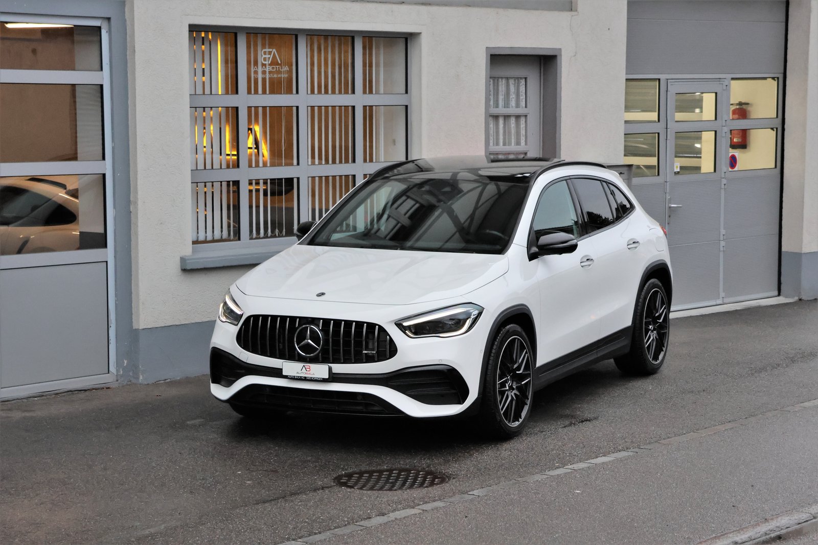 MERCEDES-BENZ GLA 35 AMG 4Matic 8G-Speedshift DCT