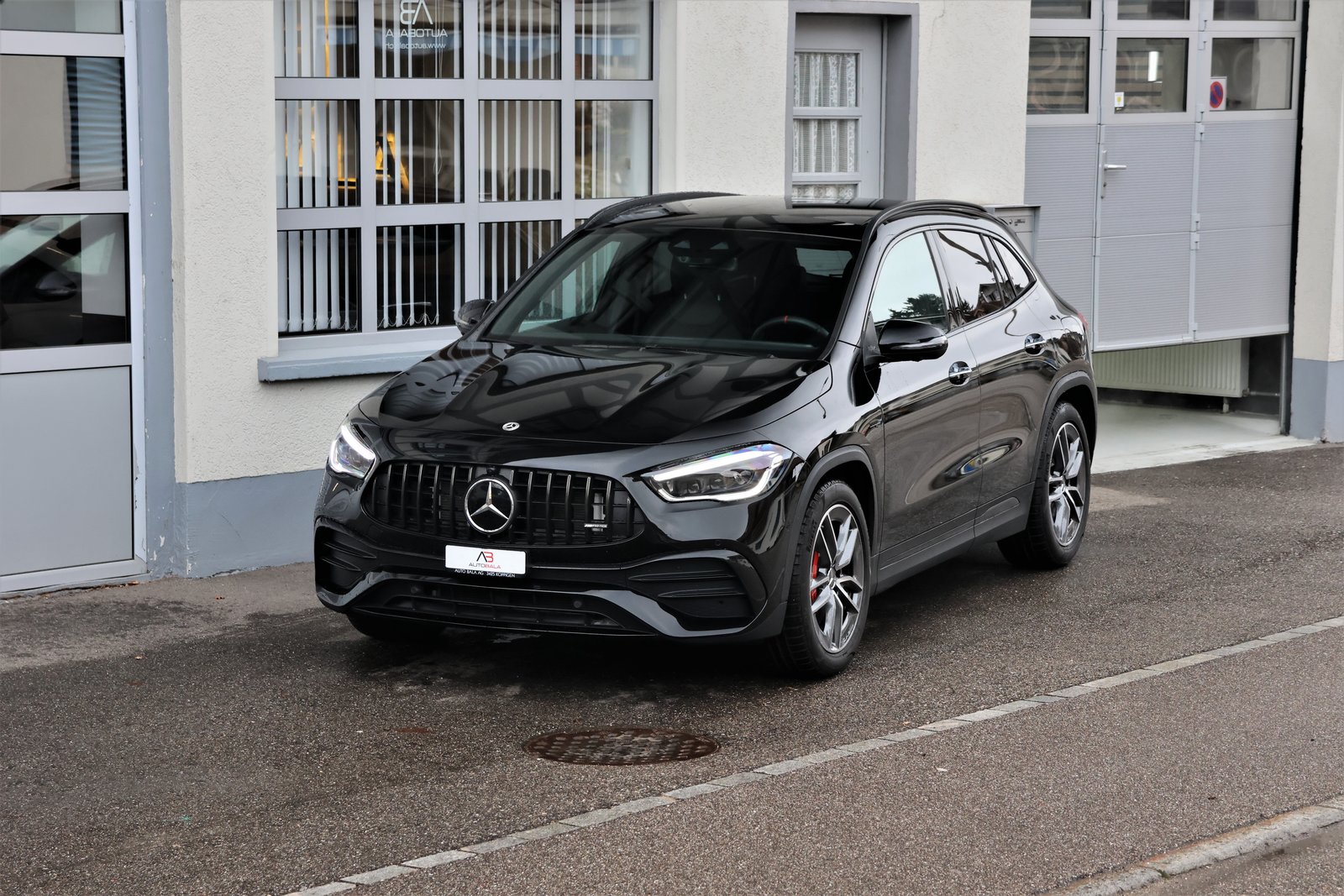 MERCEDES-BENZ GLA 35 AMG 4Matic 8G-Speedshift DCT (CH) + 1.8T AHK
