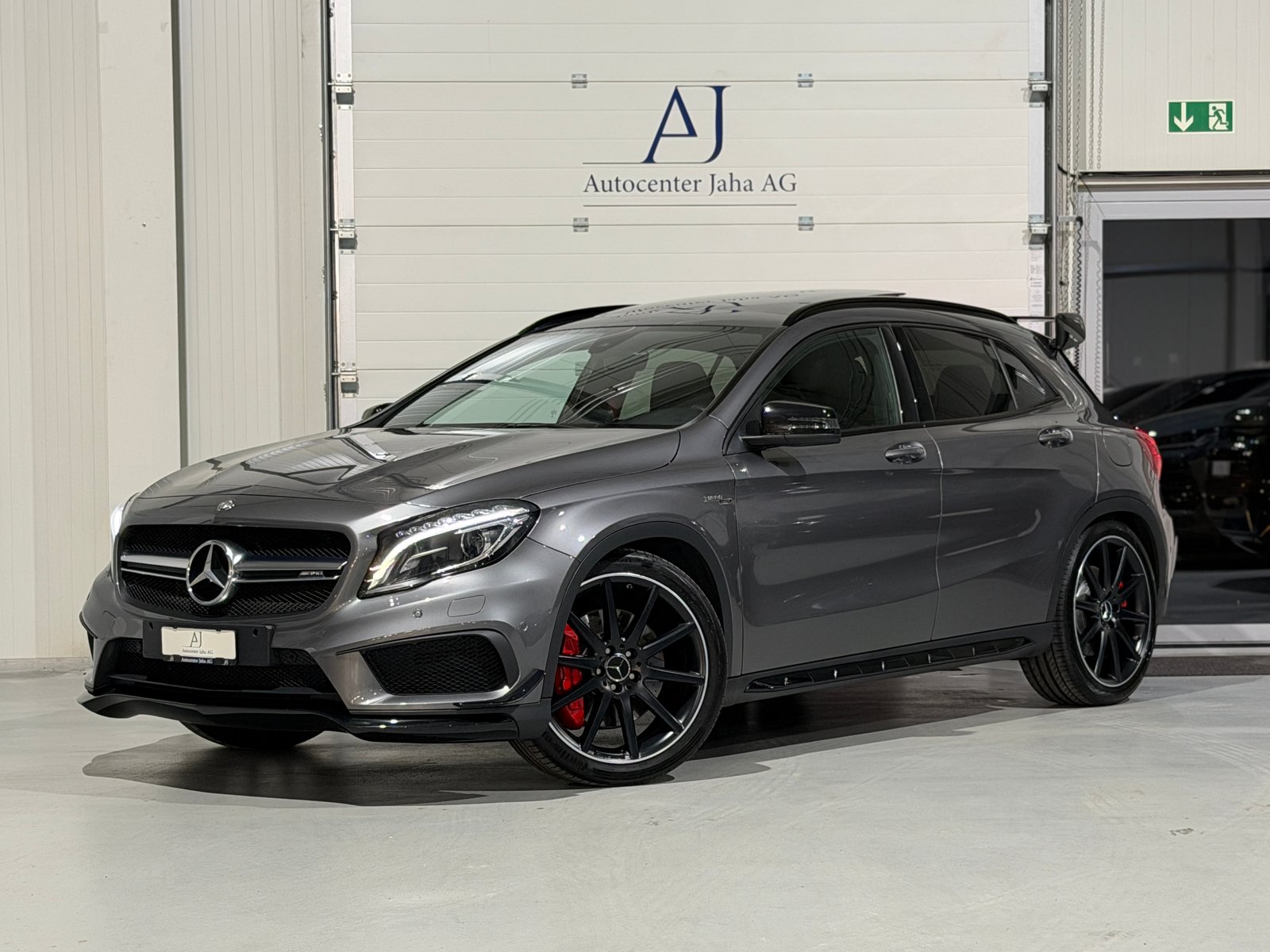 MERCEDES-BENZ GLA 45 AMG 4Matic 7G-DCT Performance Paket