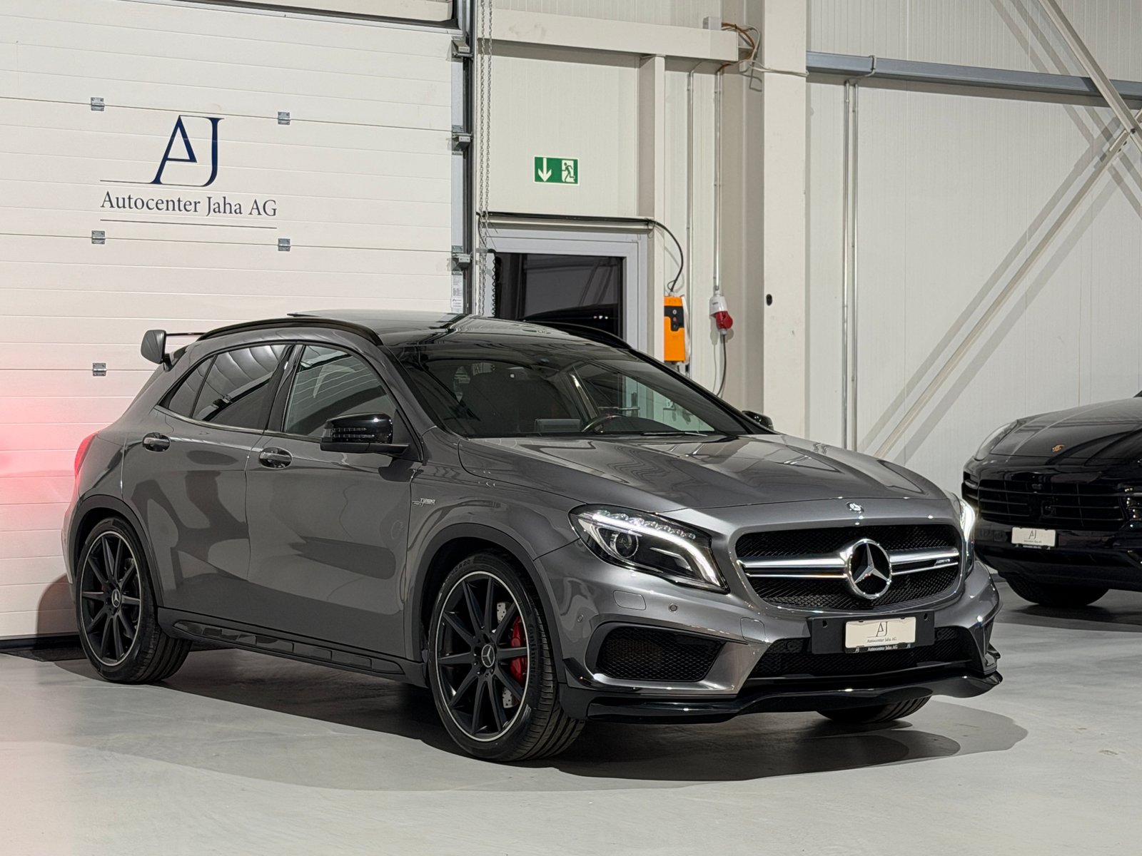 MERCEDES-BENZ GLA 45 AMG 4Matic 7G-DCT Performance Paket, Petrol, Second hand / Used, Automatic - 4