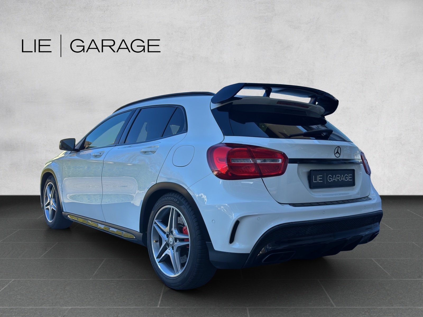 MERCEDES-BENZ GLA 45 AMG 4Matic 7G-DCT, Benzin, Occasion / Gebraucht, Automatik - 2