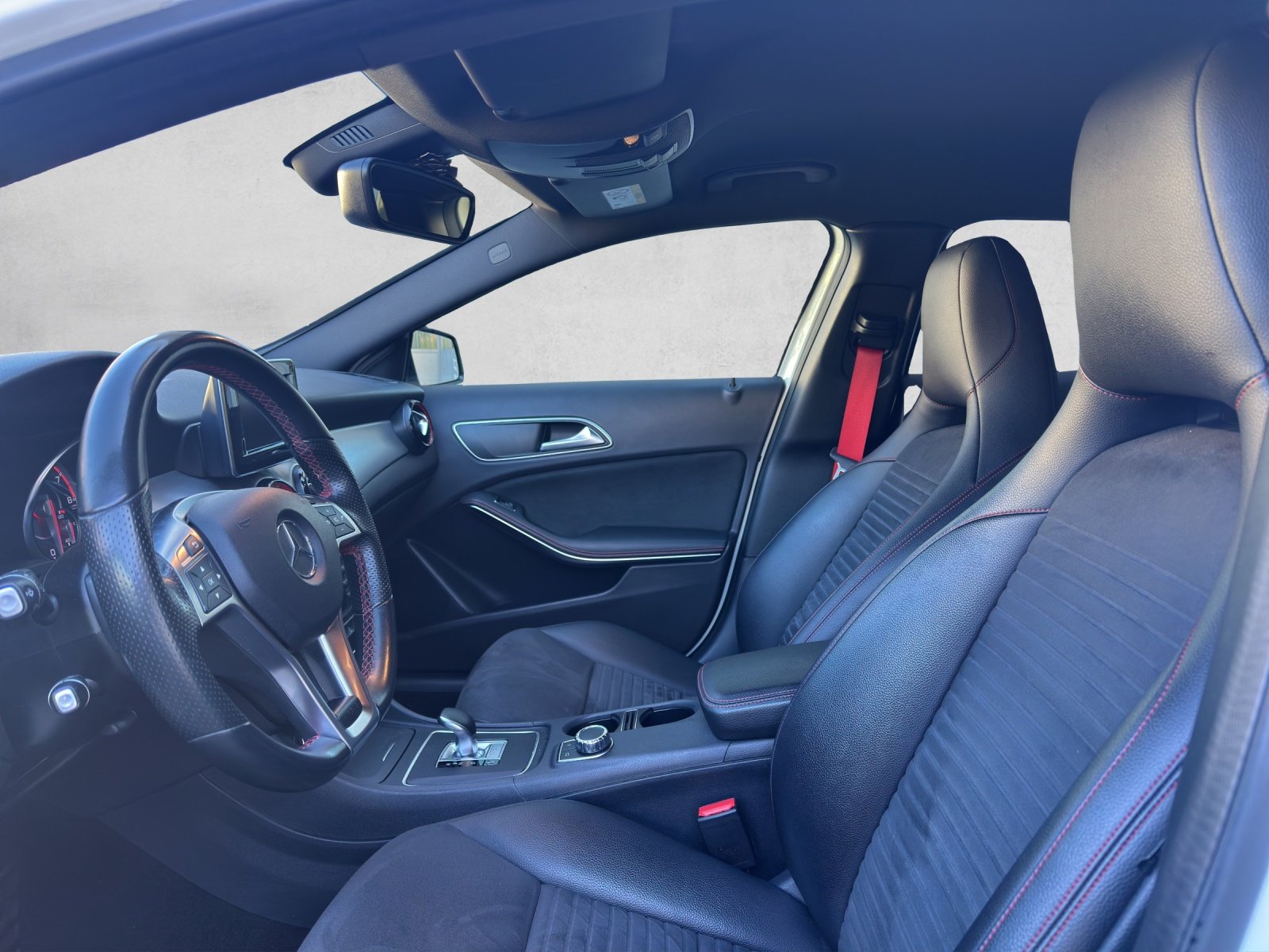 MERCEDES-BENZ GLA 45 AMG 4Matic 7G-DCT, Benzin, Occasion / Gebraucht, Automatik - 5