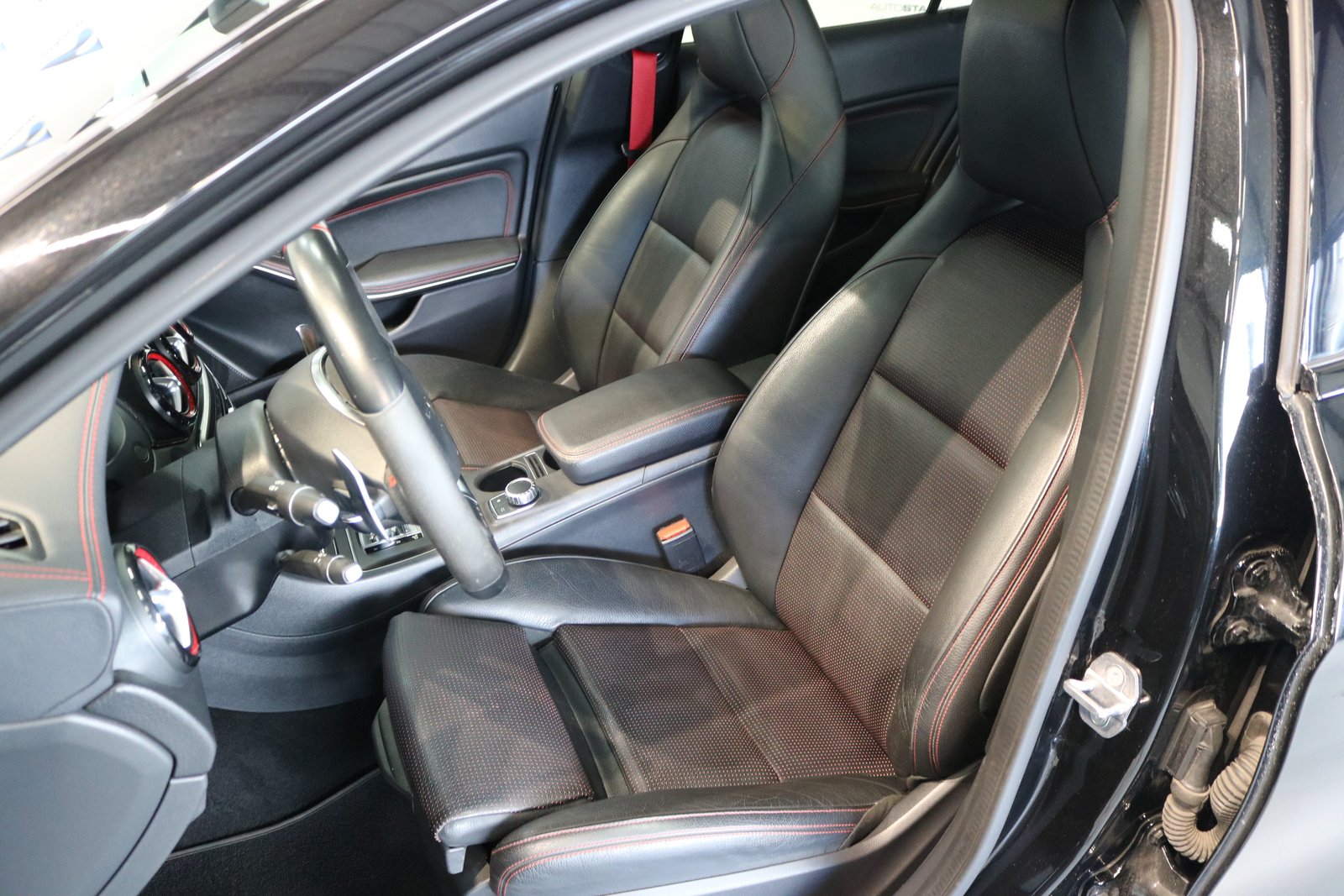 MERCEDES-BENZ GLA 45 AMG Night Edition 4Matic 7G-DCT, Benzin, Occasion / Gebraucht, Automatik - 2