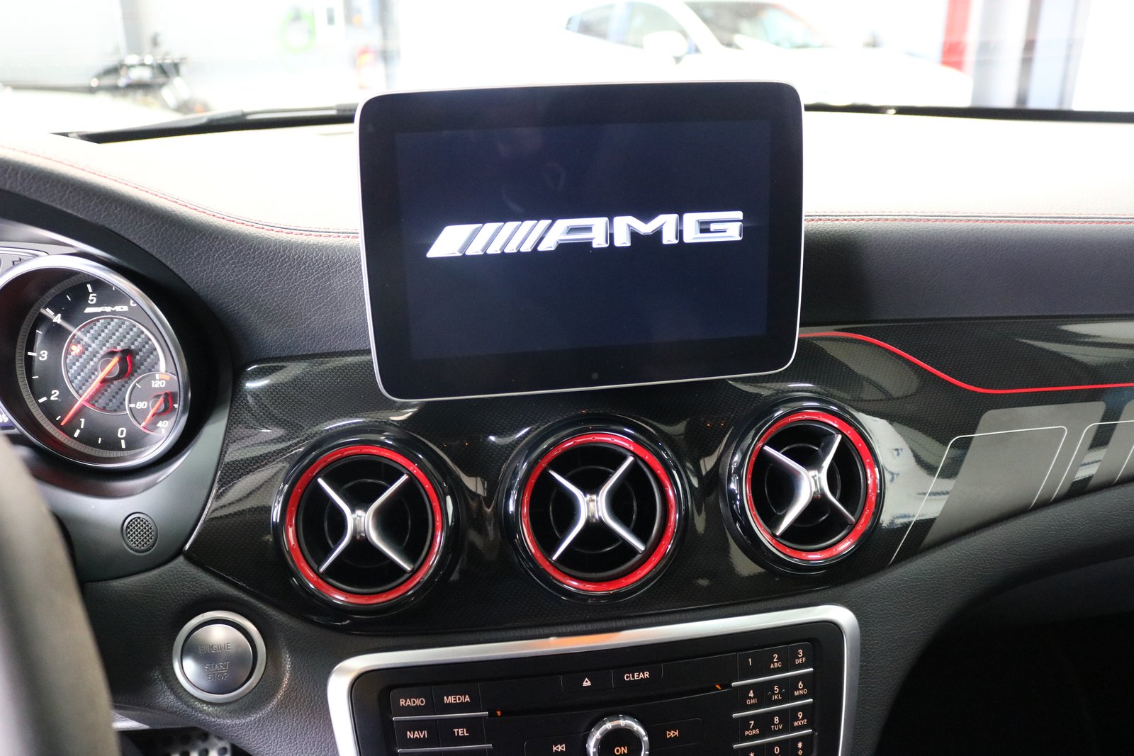 MERCEDES-BENZ GLA 45 AMG Night Edition 4Matic 7G-DCT, Benzin, Occasion / Gebraucht, Automatik - 6