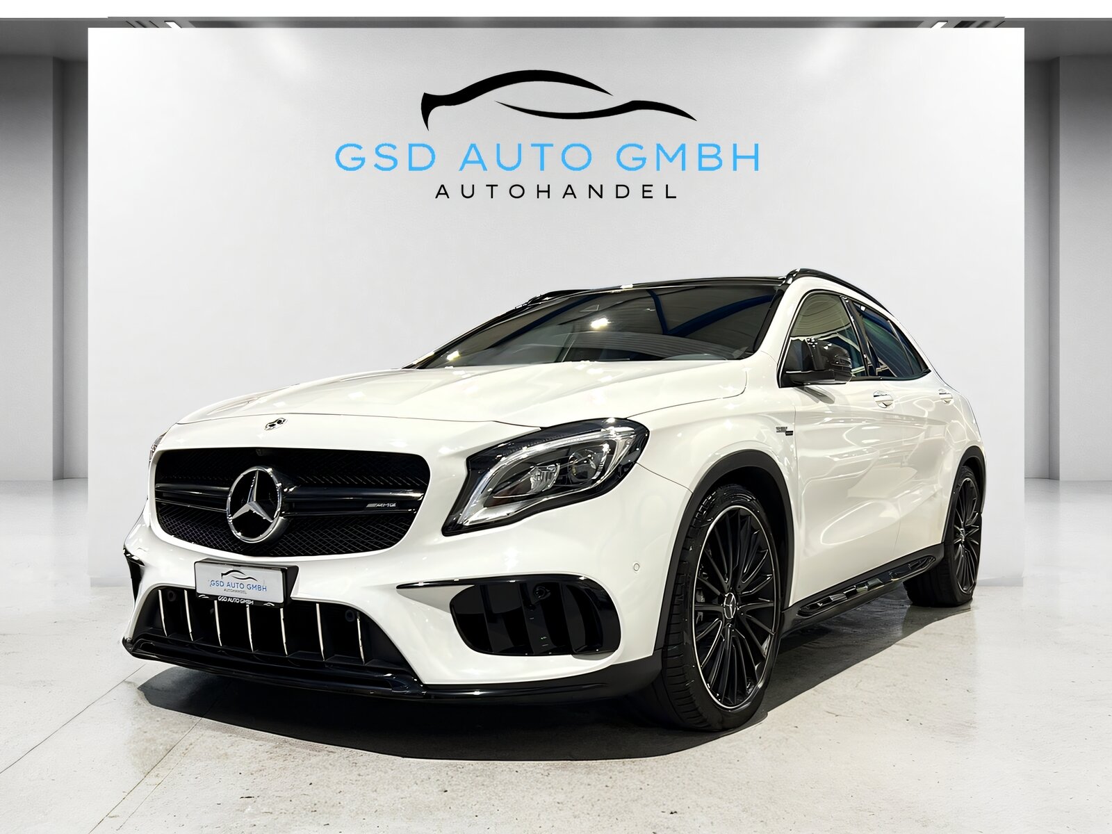 MERCEDES-BENZ GLA 45 AMG 4Matic 7G-DCT**Panodach,Rückfahrtkamera,Frisch