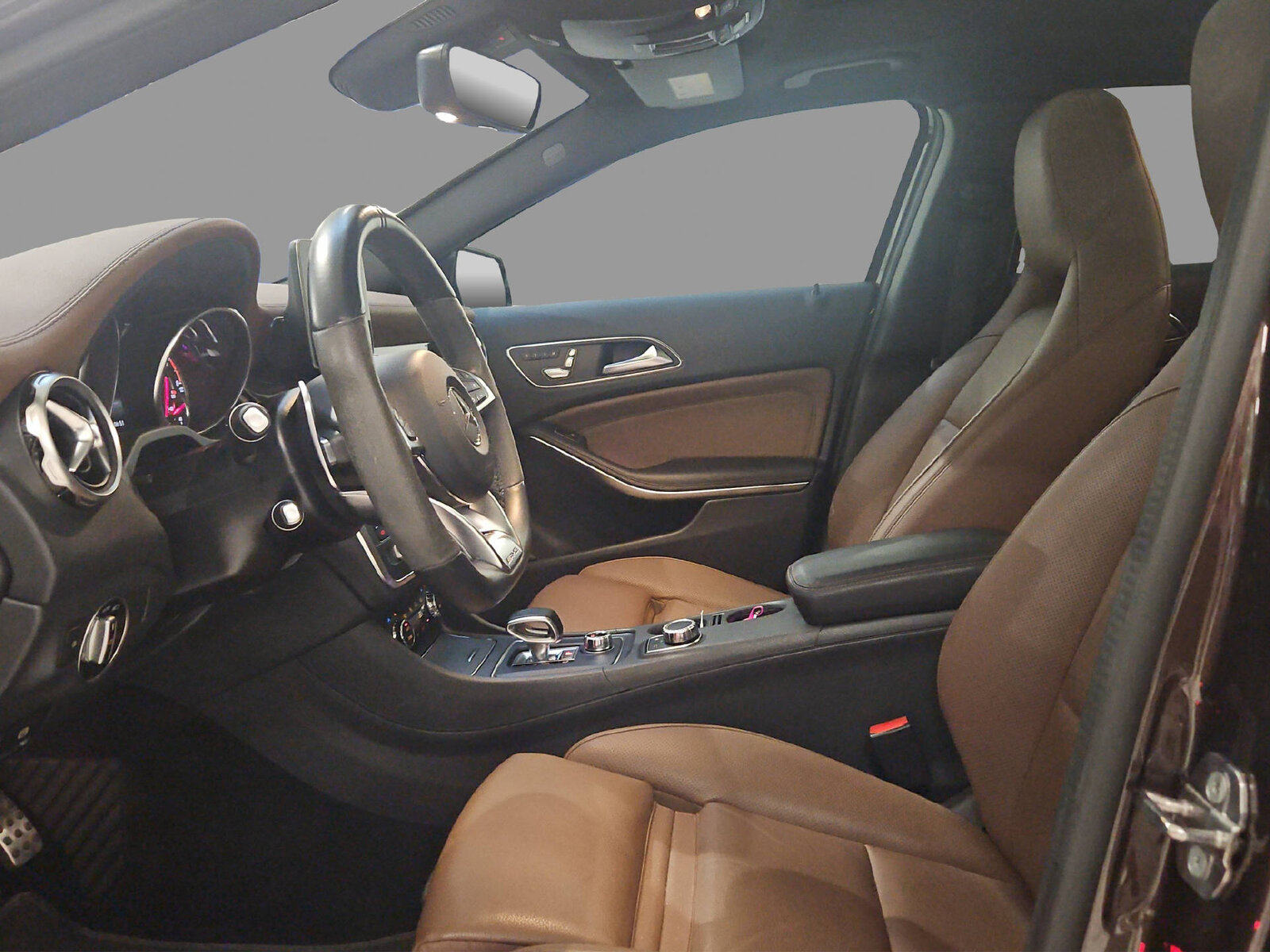 MERCEDES-BENZ GLA 45 AMG 4m, Essence, Occasion / Utilisé, Automatique - 6