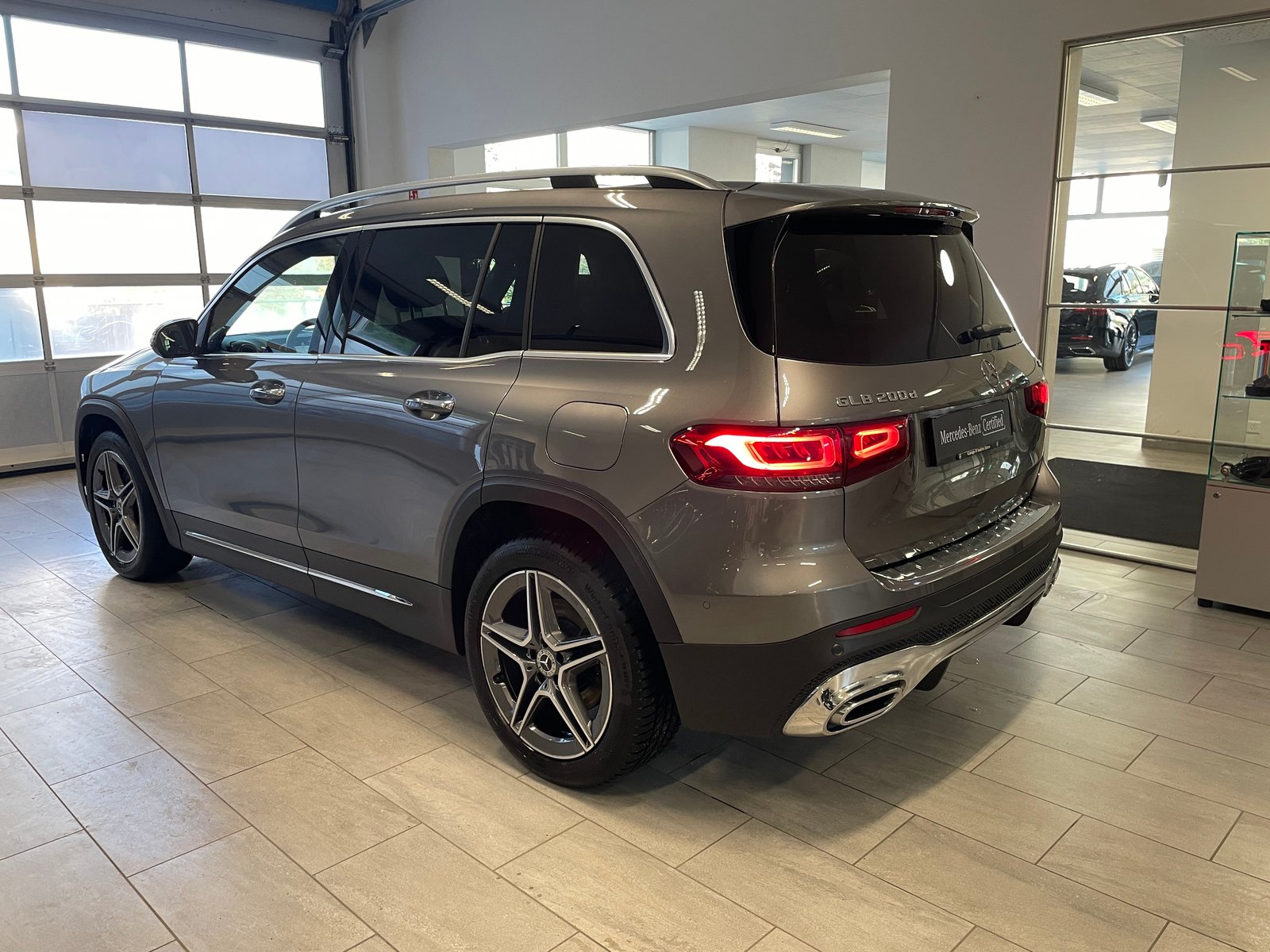 MERCEDES-BENZ GLB 200 d 4Matic AMG Line 8G-Tronic, Diesel, Second hand / Used, Automatic - 4