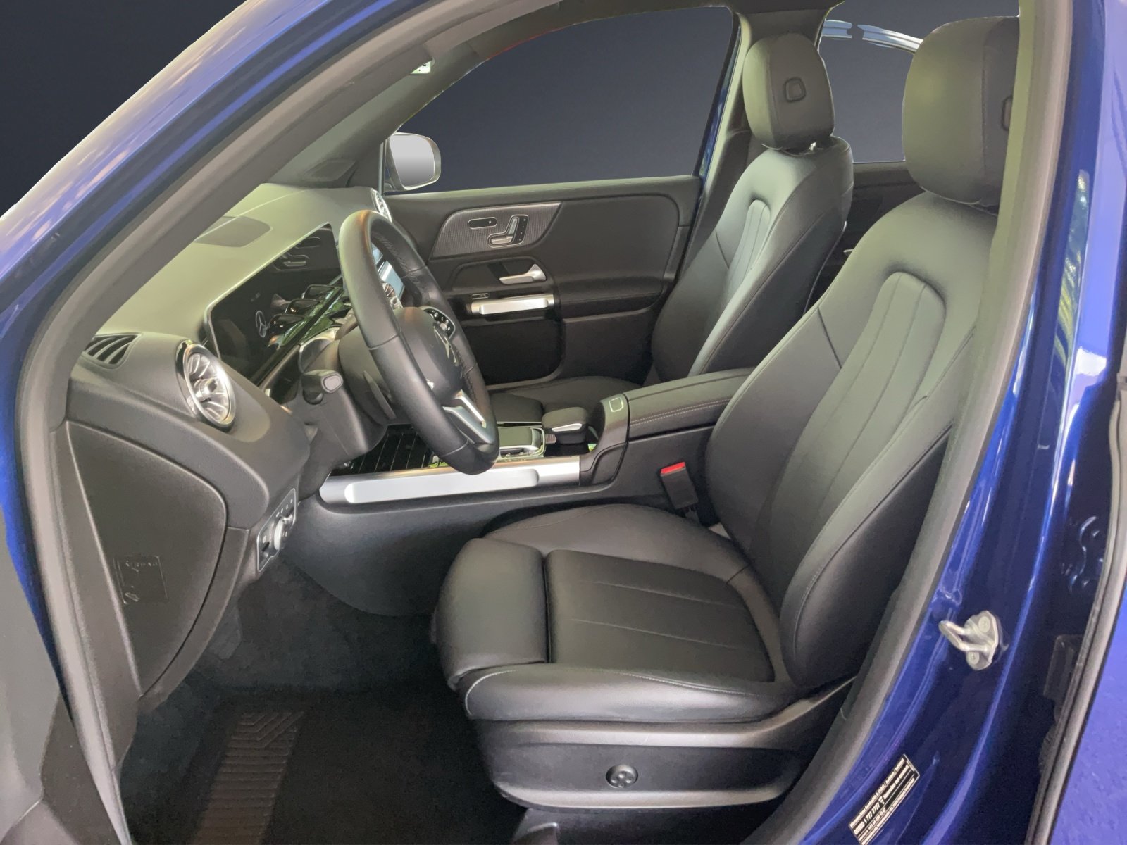 MERCEDES-BENZ GLB 200 Progressive, Essence, Occasion / Utilisé, Automatique - 6