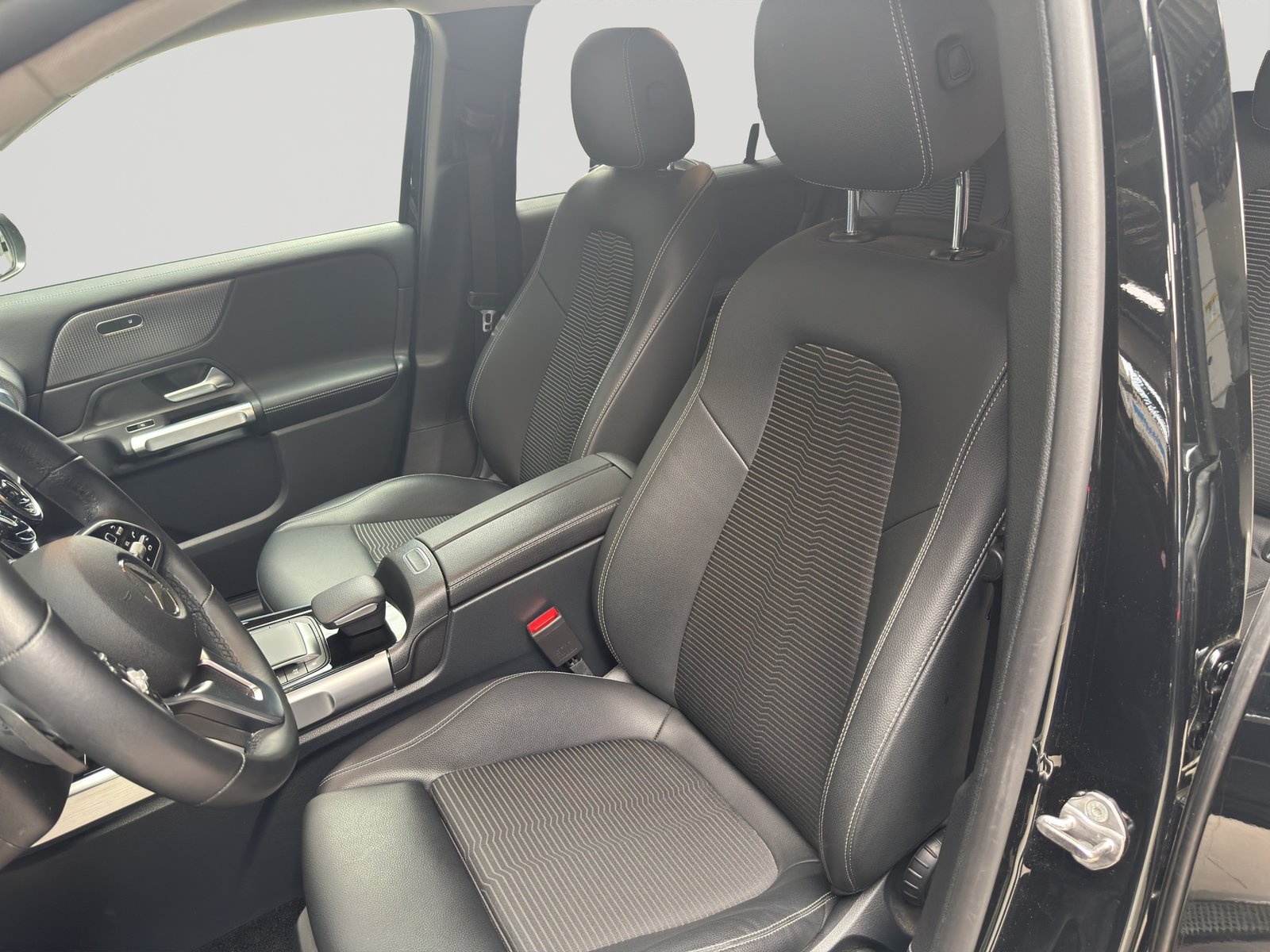 MERCEDES-BENZ GLB 200 4Matic Progressive 8G-Tronic, Essence, Occasion / Utilisé, Automatique - 6