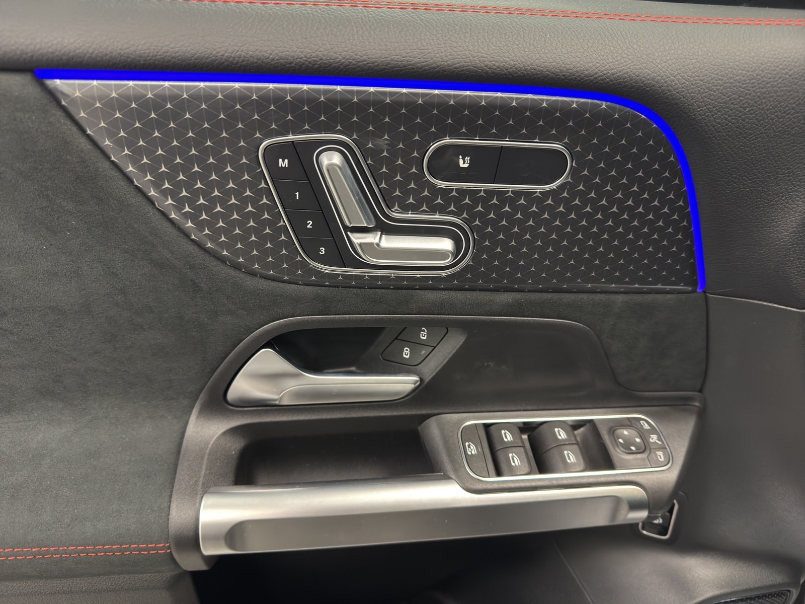 MERCEDES-BENZ GLB 200 AMG Line, Essence, Voiture de démonstration, Automatique - 6