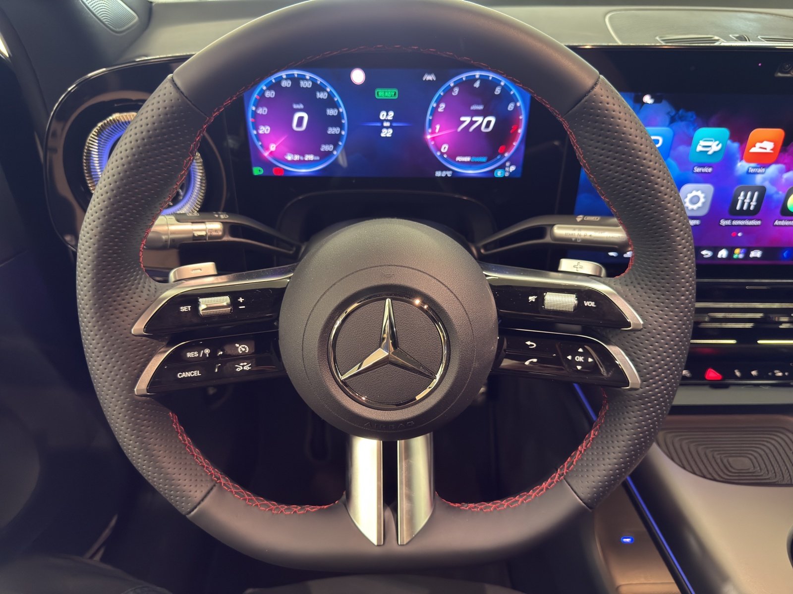 MERCEDES-BENZ GLB 220 4M, Hybride Léger Essence/Électricité, Voiture nouvelle, Automatique - 7
