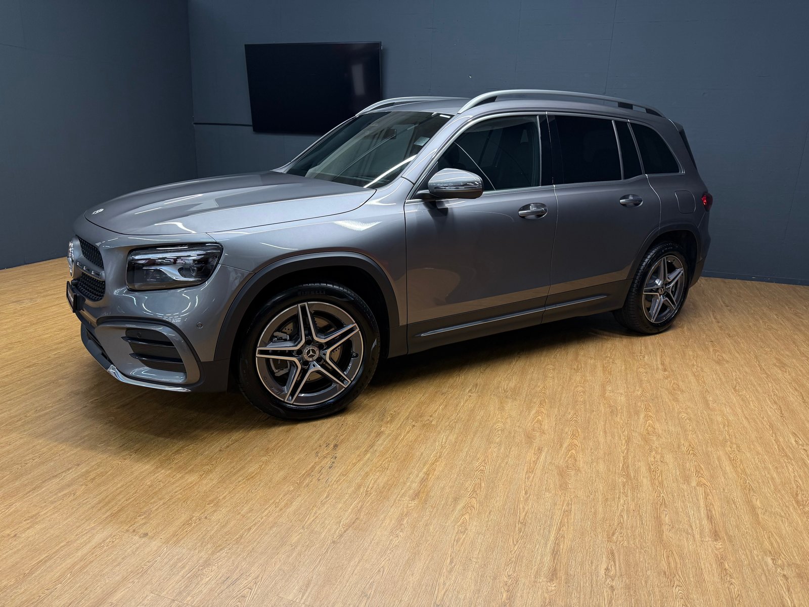 MERCEDES-BENZ GLB 220 d 4M - AMG / DISTRONIC / Rückfahrkame, Diesel, Second hand / Used, Automatic - 2