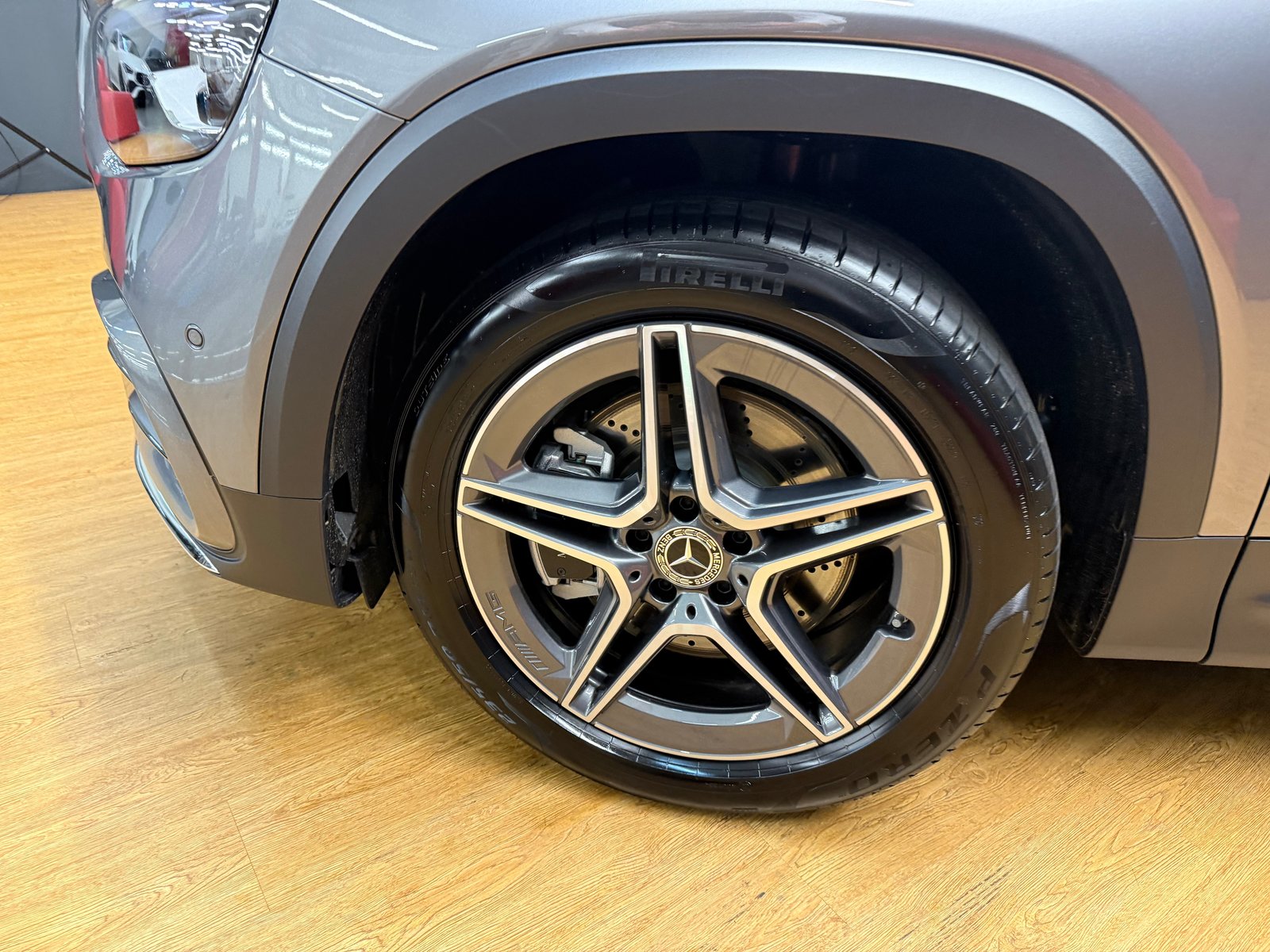 MERCEDES-BENZ GLB 220 d 4M - AMG / DISTRONIC / Rückfahrkame, Diesel, Second hand / Used, Automatic - 6