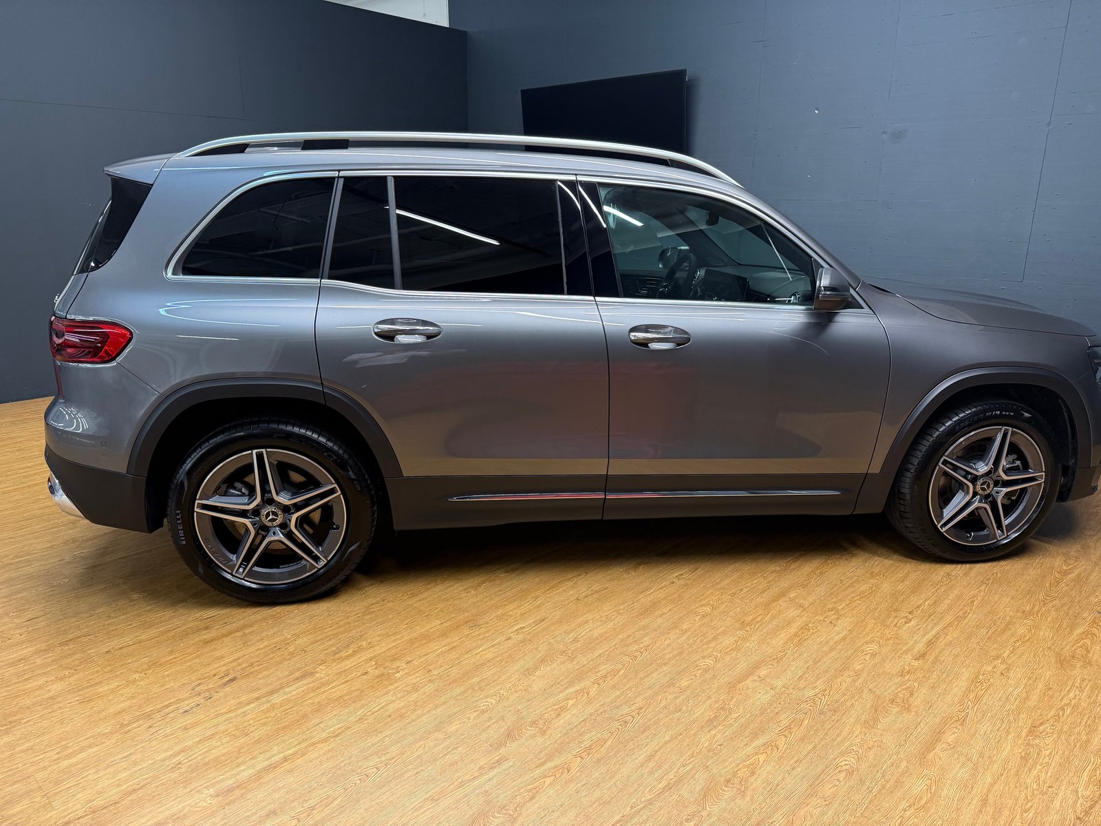 MERCEDES-BENZ GLB 220 d 4M - AMG / DISTRONIC / Rückfahrkame, Diesel, Second hand / Used, Automatic - 7