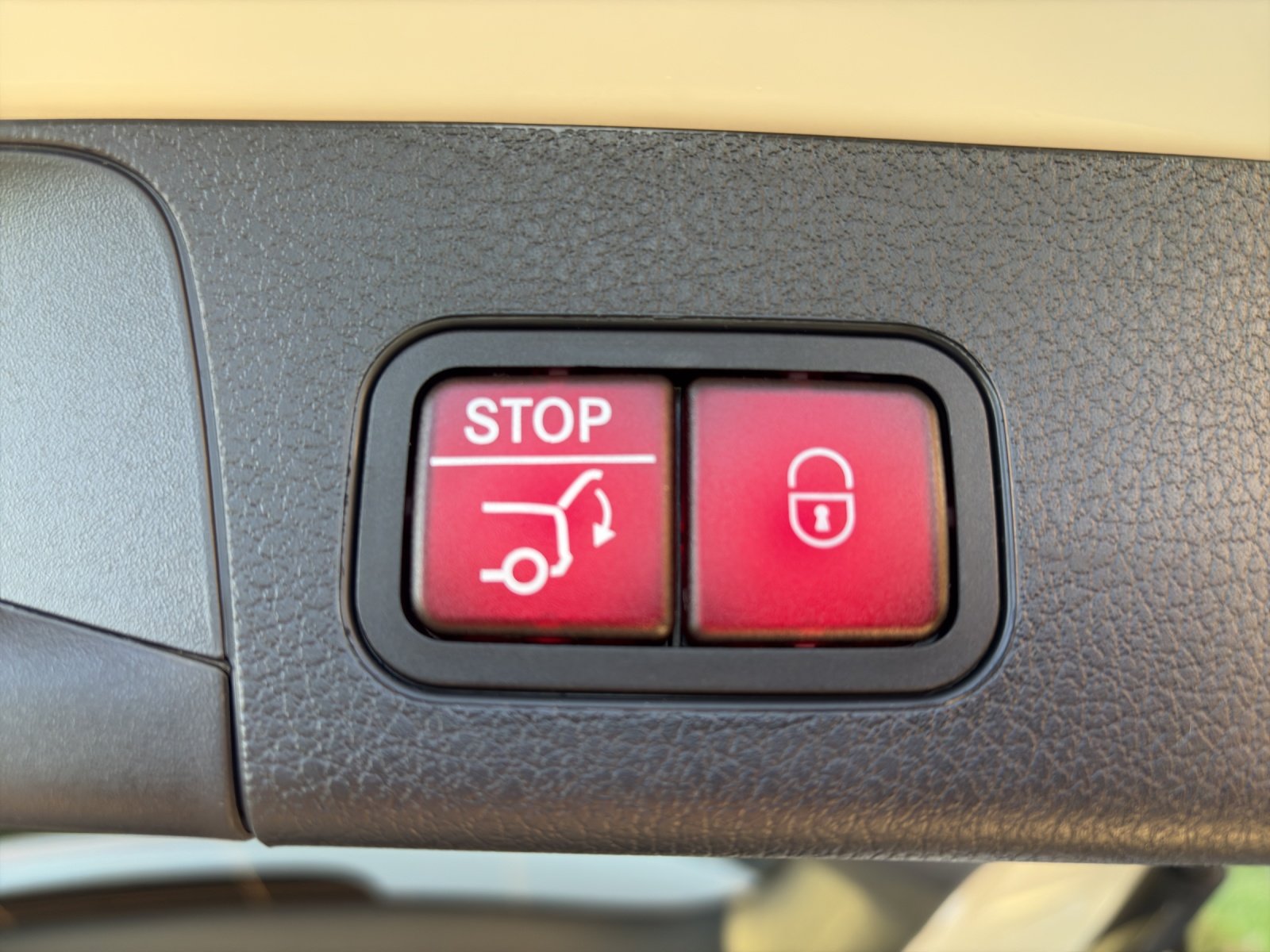 MERCEDES-BENZ GLB 220 4Matic 8G-Tronic, Mild-Hybrid Benzin/Elektro, Occasion / Gebraucht, Automatik - 7