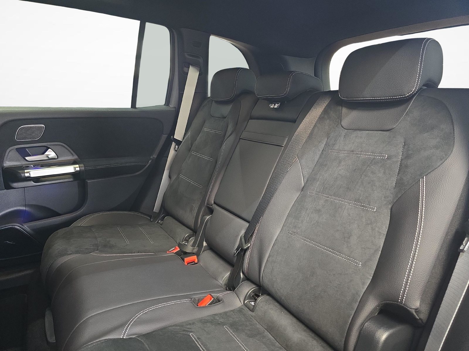 MERCEDES-BENZ GLB 220 4MATIC AMG Line, Mild-Hybrid Benzin/Elektro, Occasion / Gebraucht, Automatik - 7