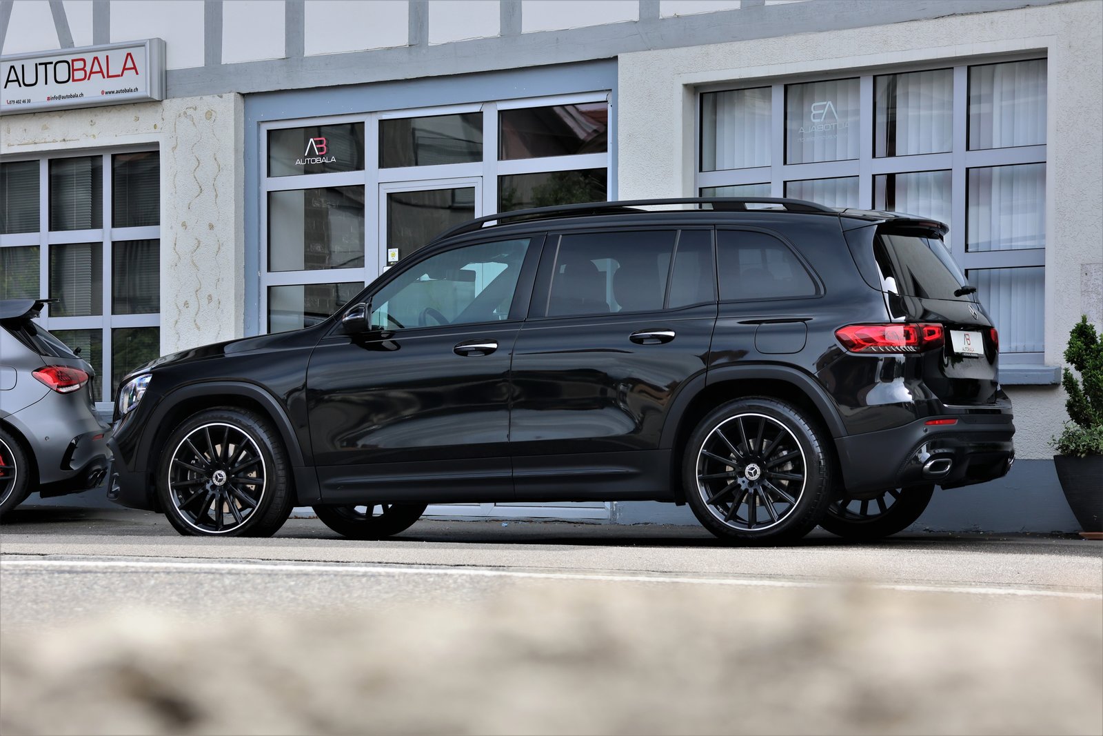 MERCEDES-BENZ GLB 220 d 4Matic AMG Line 8G-Tronic (CH) MSI+, Diesel, Occasion / Gebraucht, Automatik - 4