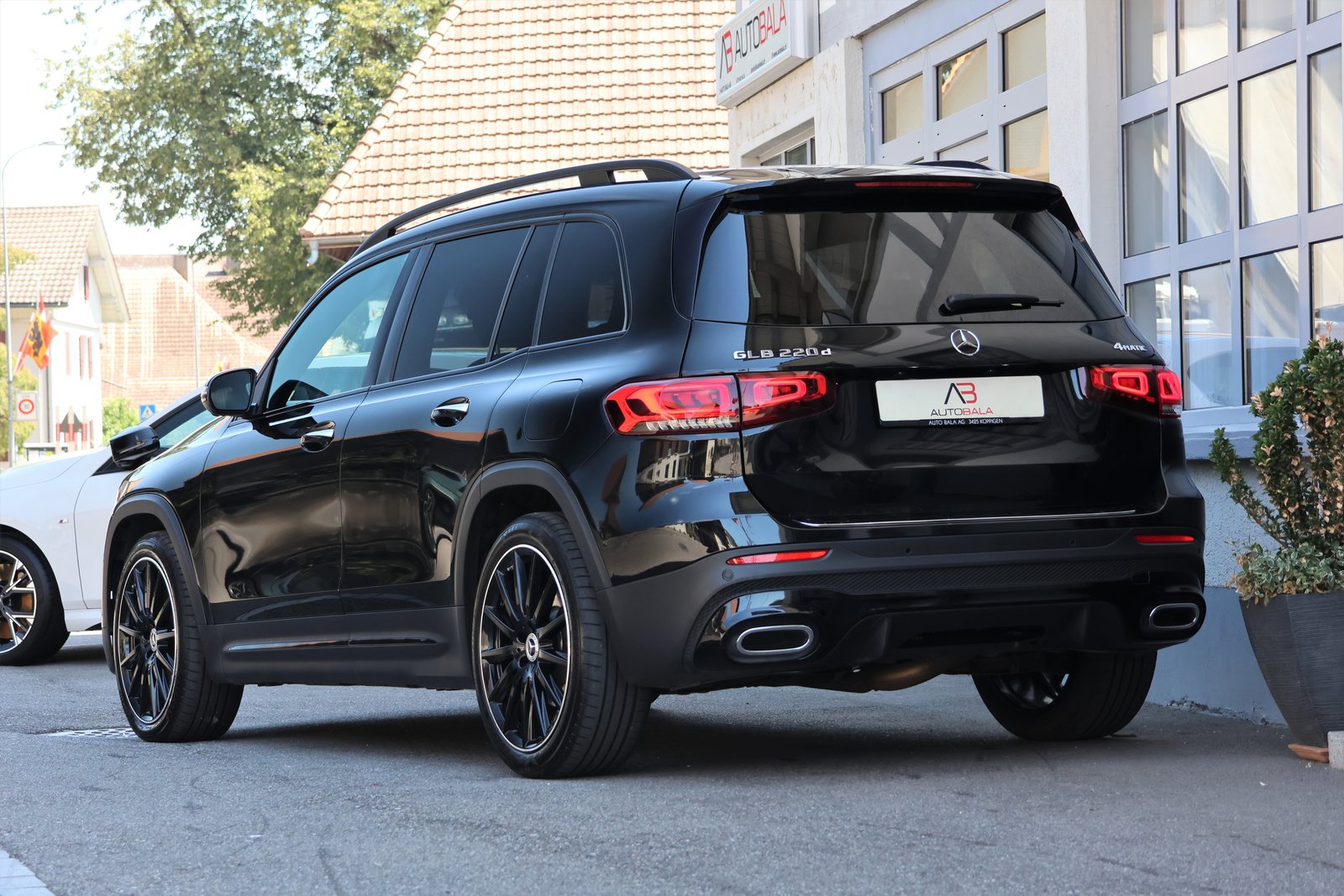 MERCEDES-BENZ GLB 220 d 4Matic AMG Line 8G-Tronic (CH) + 2.0, Diesel, Occasioni / Usate, Automatico - 3